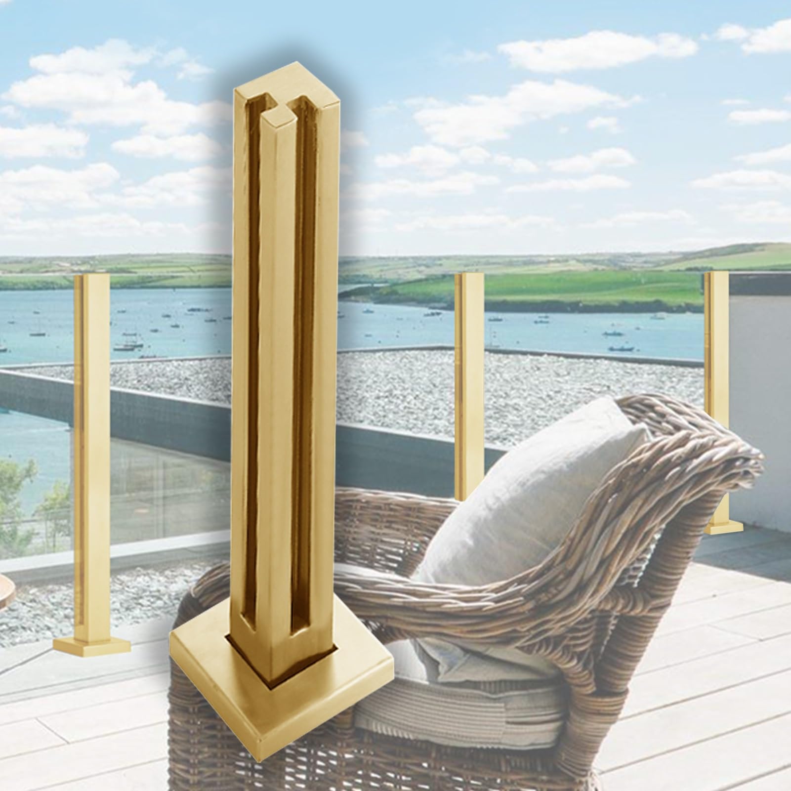 Garde-corps en verre avec poteau d'angle or pour une finition luxueuse de balcon