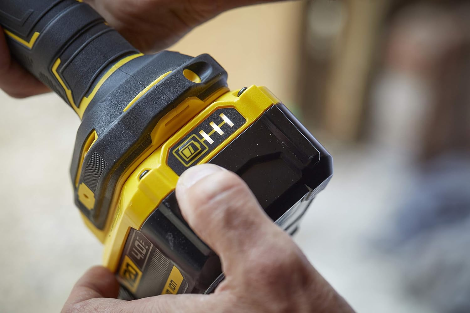 Amаzіng 🔥 STANLEY SFMCG400B-XJ Mini-Amoladora V20 18V 125mm sin cargador/batería
