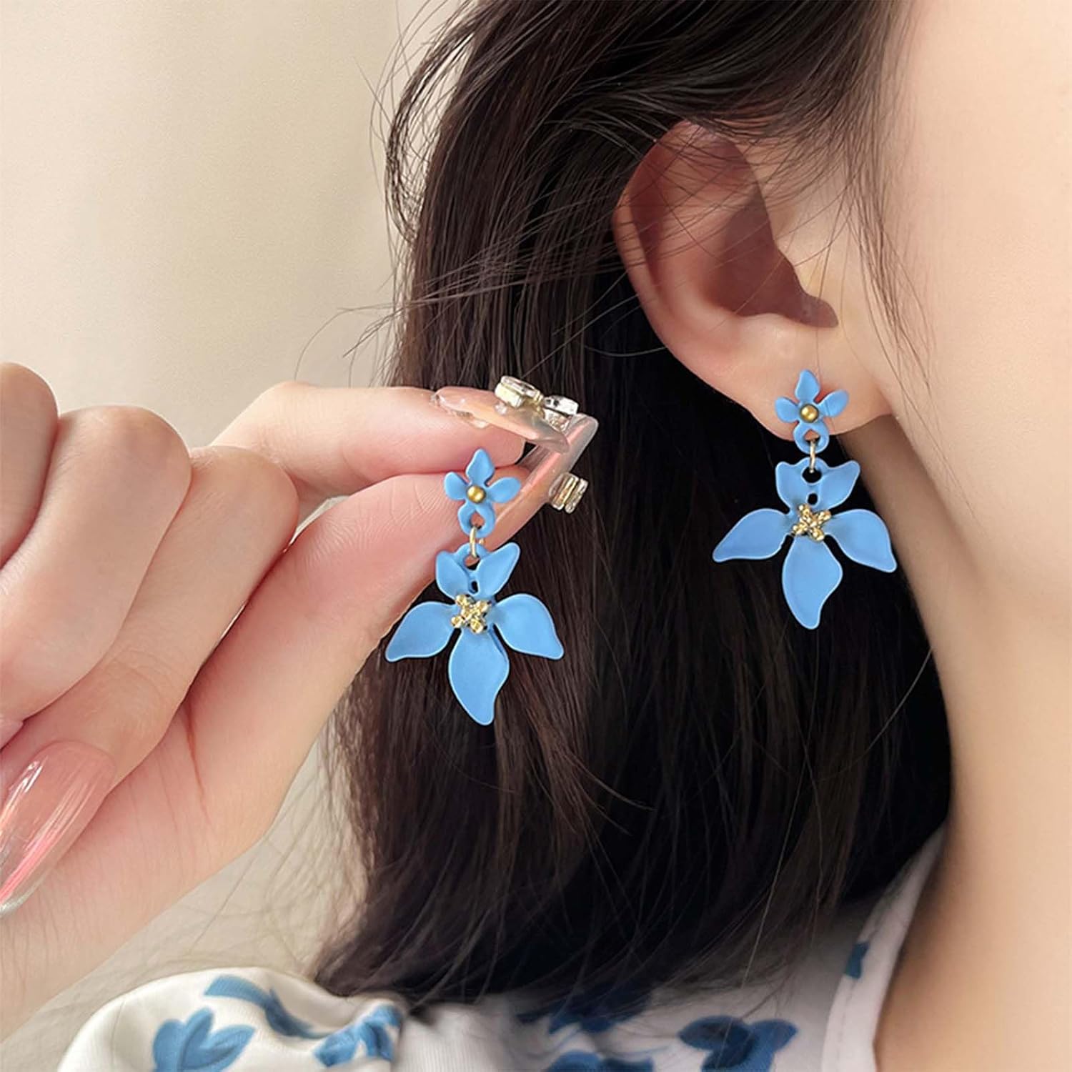 Boho Acrylic Flower Drop Earrings Blue Floral Dangle Earrings Daisy Flower Stud Earrings Resin Floral Earrings Flower Petal Earrings Jewelry for Women - Image 2