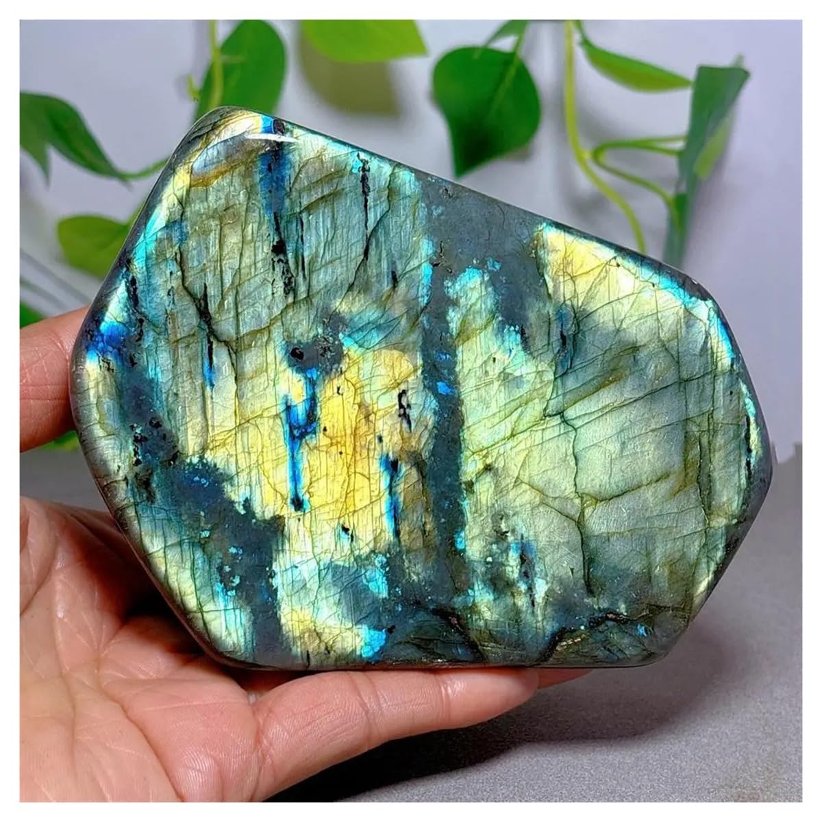 Pierre de cristal naturel sous forme de quartz, le cadeau idéal de décoration intérieure