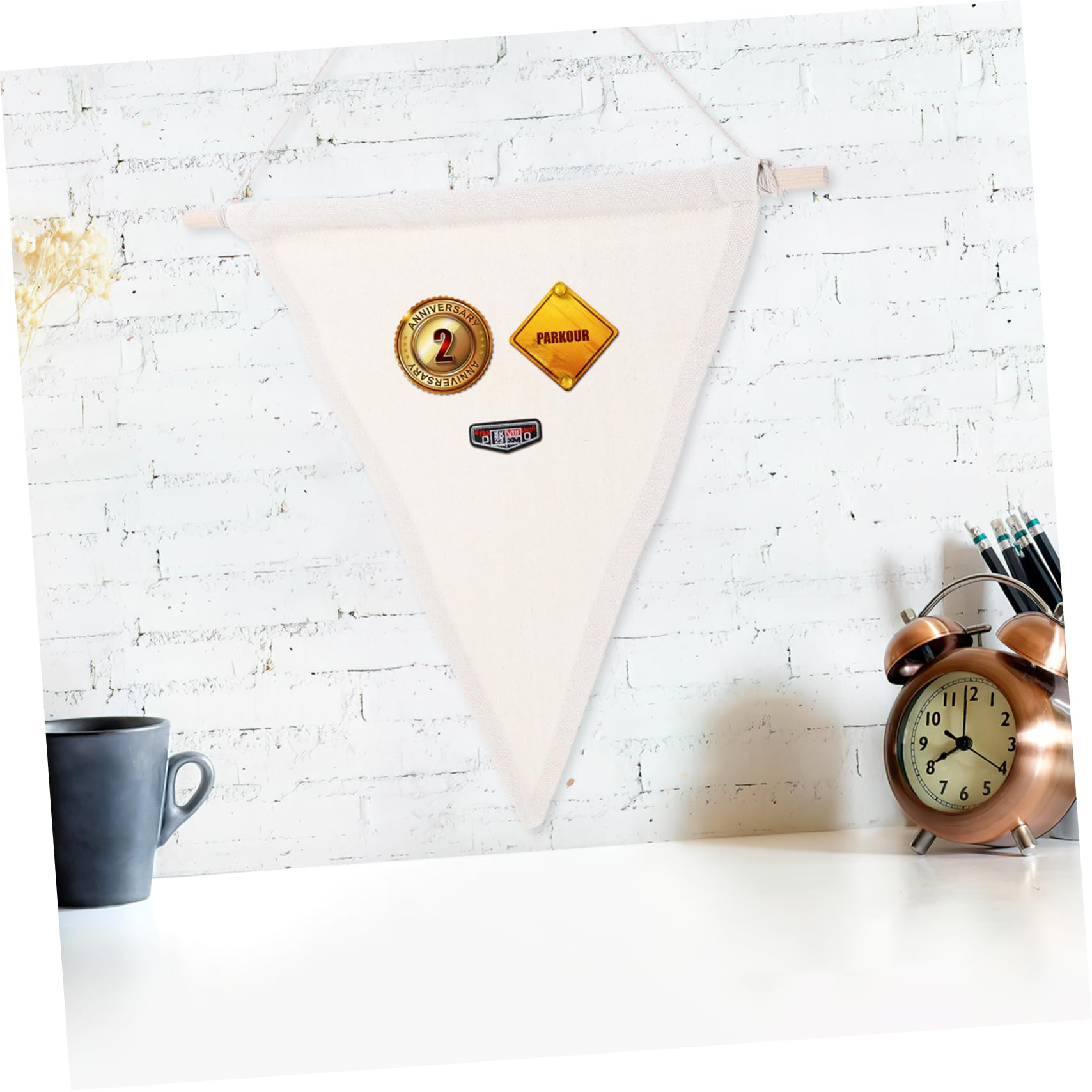 KICHOUSE Hanging Badge Pin Banner 2pcs Brooch Display Enamel Pins Wall Display Banner Random Color