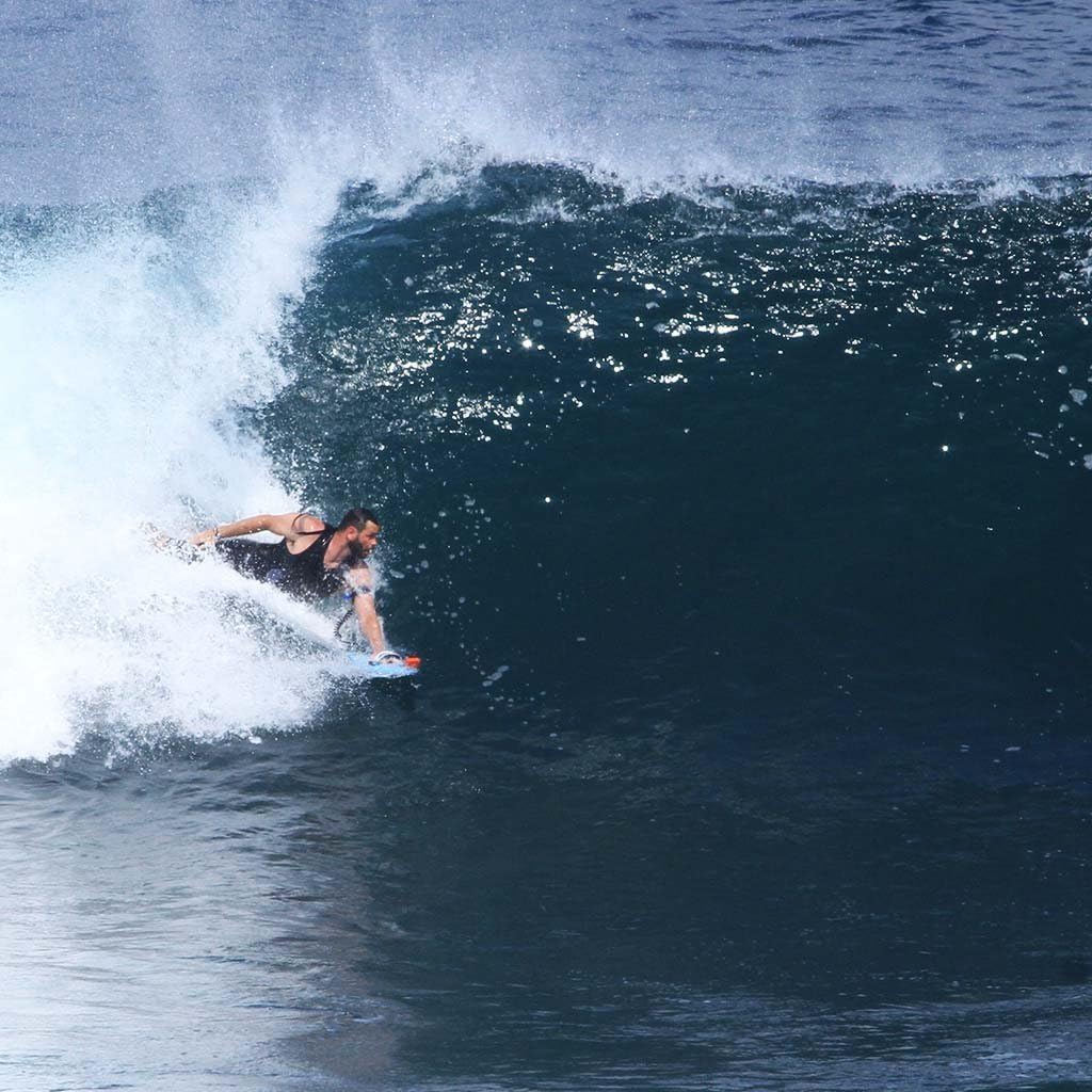 SLYDE Hipster Wedge Body Surfing handboard/Handplane with Embedded Camera Attachment, Leash Plug and Adjustable handstrap (Blue,Green,red) : Sports & Outdoors