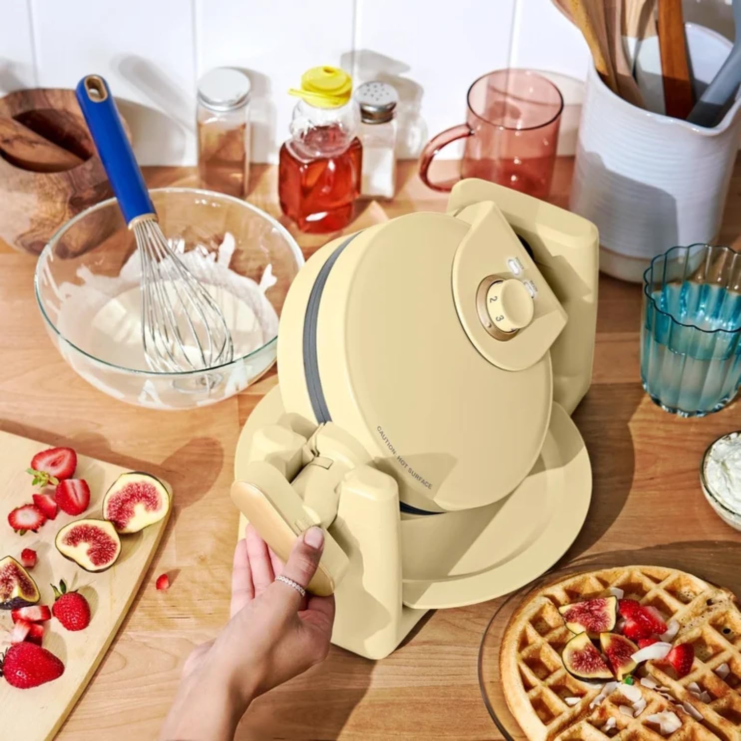 Rotating Belgian Waffle Maker with 7 Browning Settings - Non-Stick Flip Waffle Iron - 900W Deep Pocket