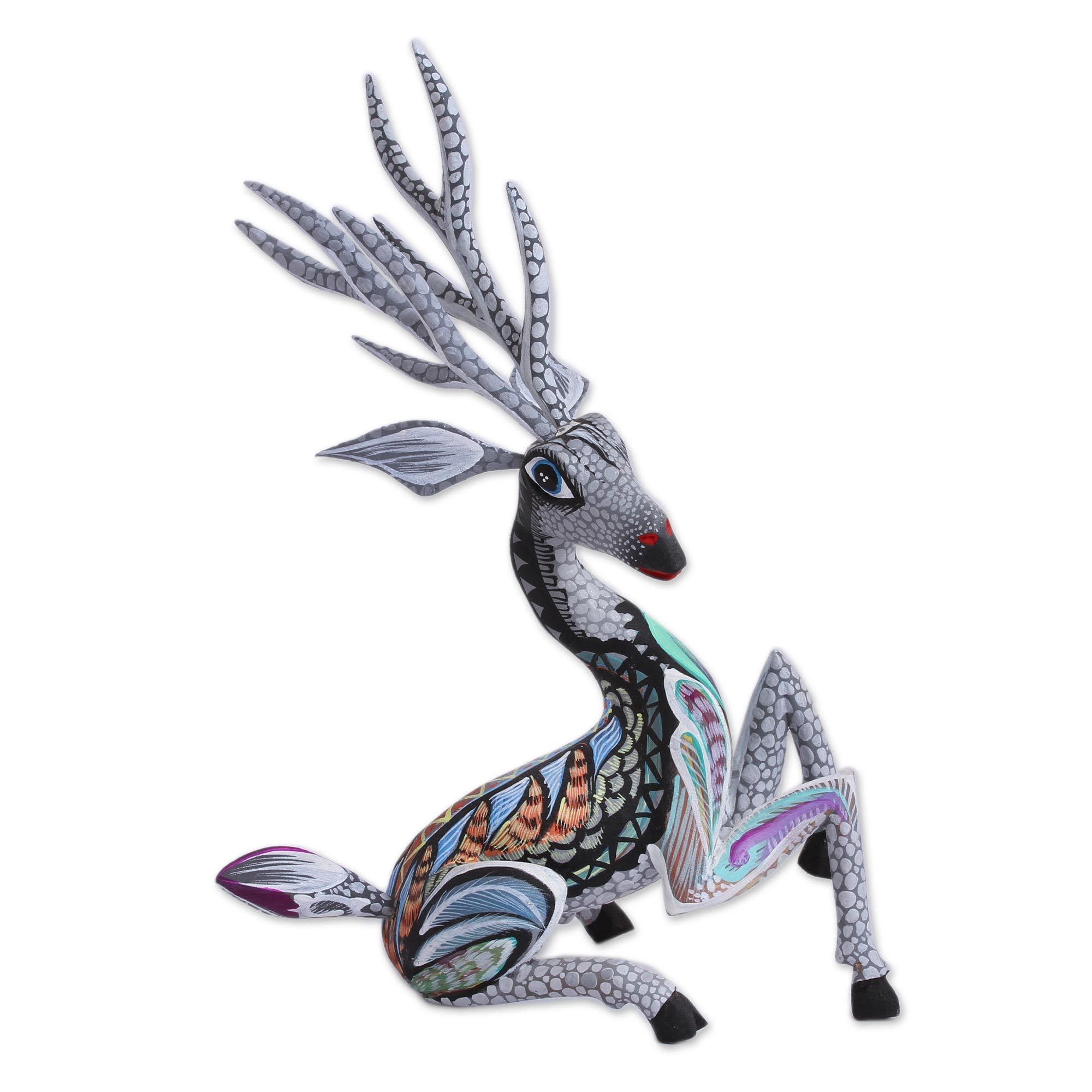 Amazon.co.jp: NOVICA グレーアレブリジェ 木製彫刻 グレー鹿 : ホーム