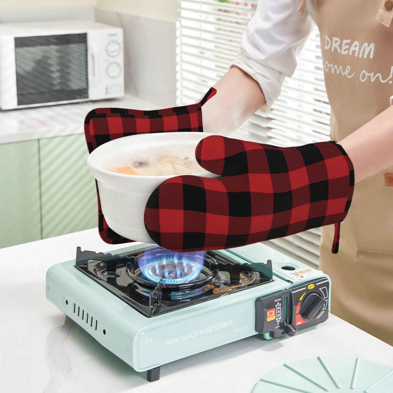 Ensemble de gants de cuisine et maniques à carreaux rouges et noirs en silicone résistant à la chaleur Rouge et noir à carreaux rouges et noirs