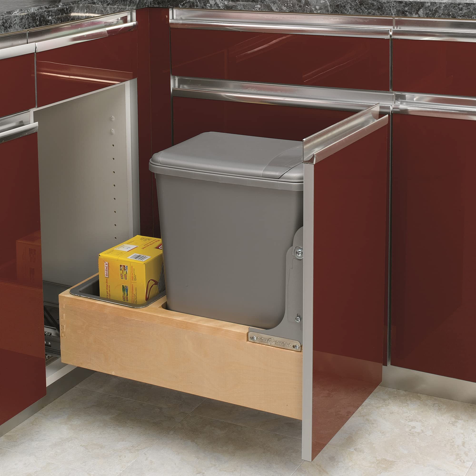 Rev-A-Shelf Bote De Basura De Cocina Extraíble Individual De Montaje Superior Bajo Gabinete De 35 Cuartos Con Rieles De Extensión Completa Con Capacidad De 150 Libras, 4WCTM-12DM1