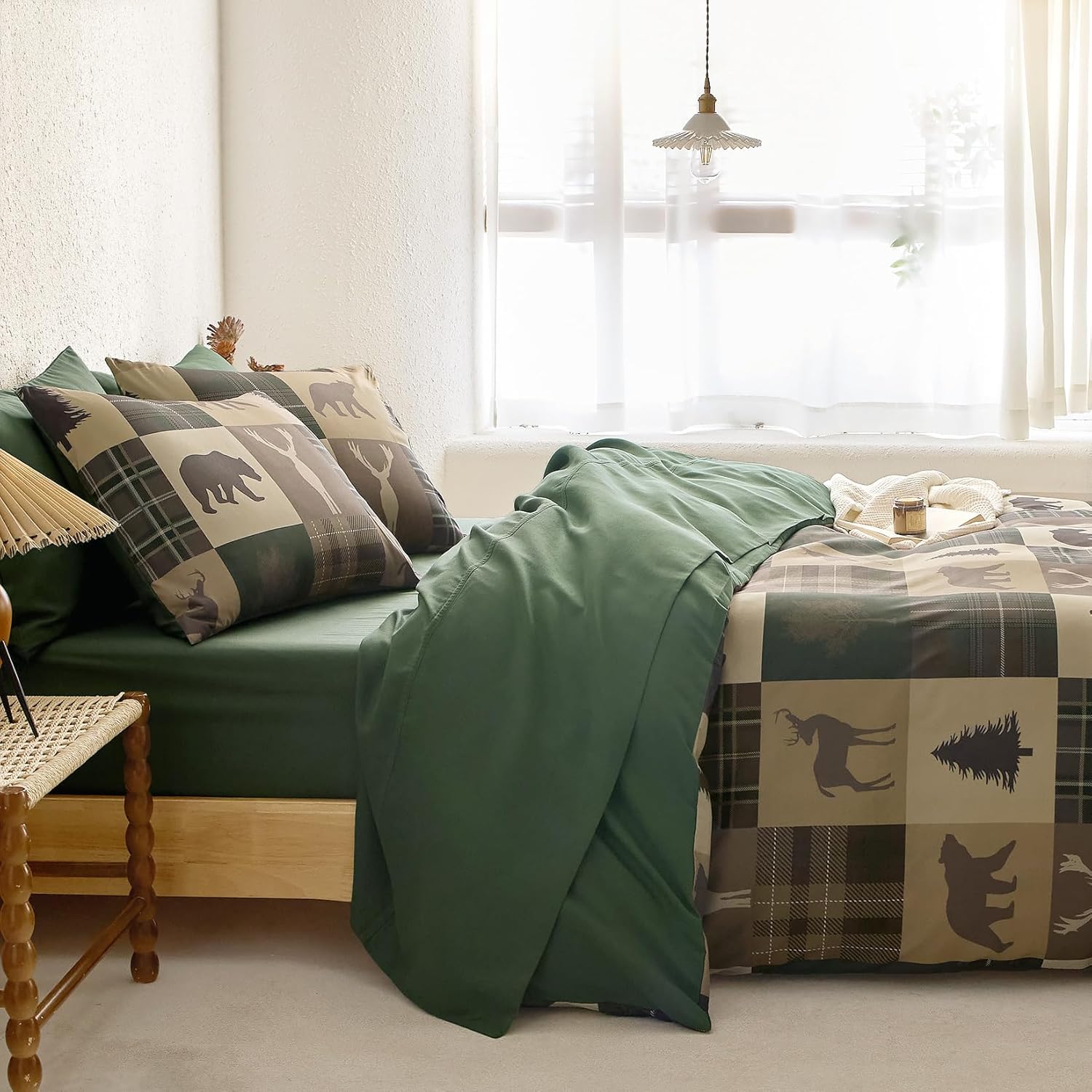 Wake In Cloud - Rustic Duvet Cover Set, Cabin Christmas Lodge Western Country Bear Deer Holiday RV Outdoor Winter Theme, Soft Lightweight Bedding, 3-Piece, Green Brown, King Size - Image 3