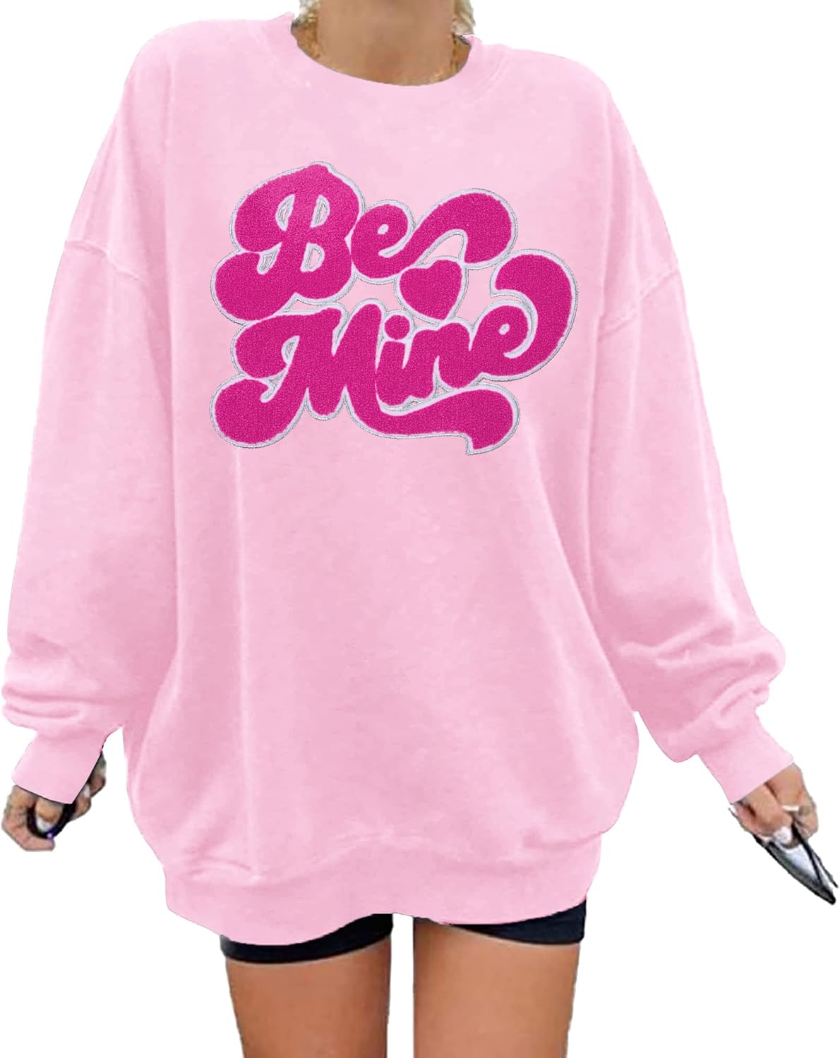 VILOVE Valentine Sweatshirts for Women Be Mine Glitter Patch Valentine Shirts Oversized Love Heart Holiday Outfits