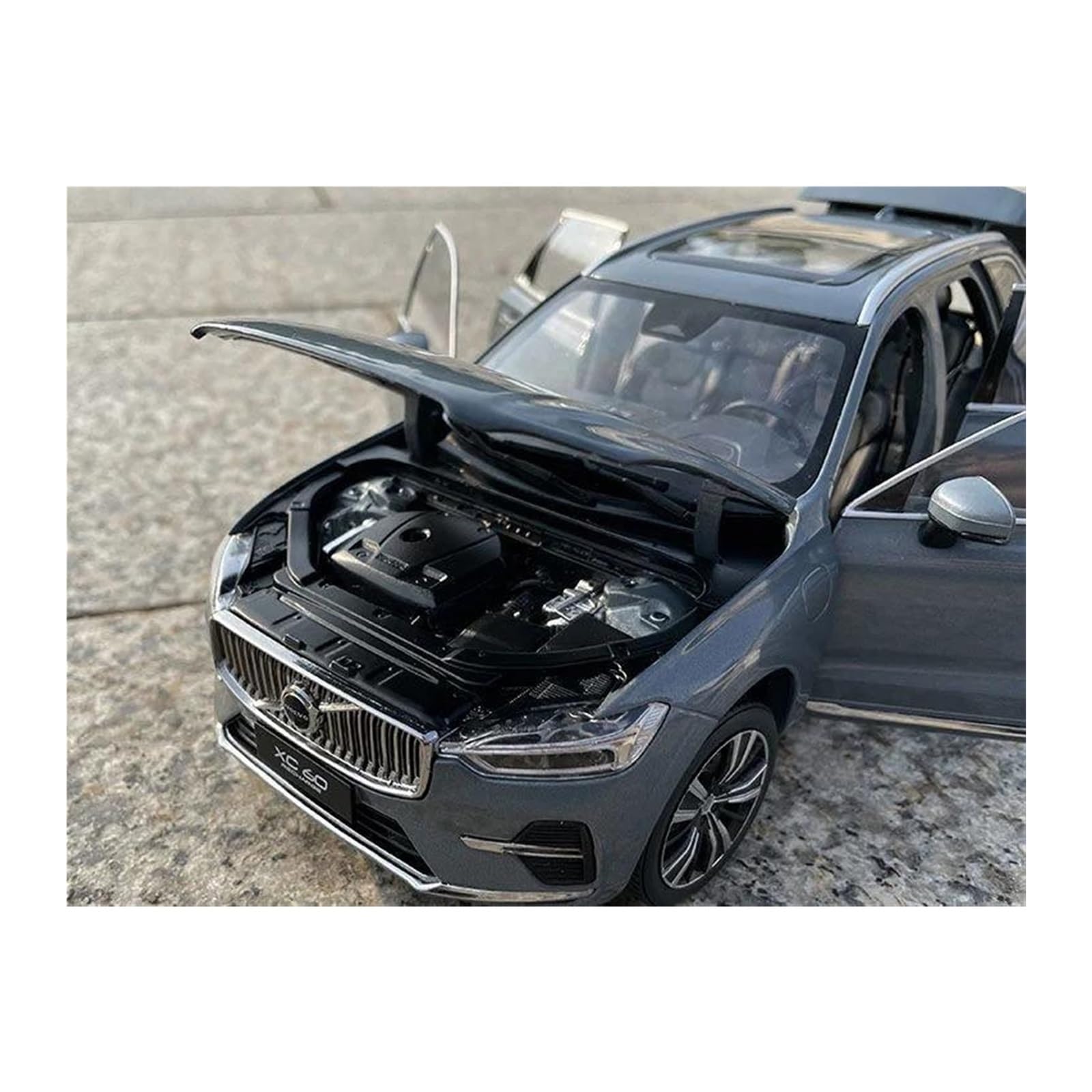 ボルボ XC60 1/18ダイキャストモデルカー 61onXSLHmWL._UF350,350_QL50_.jpg