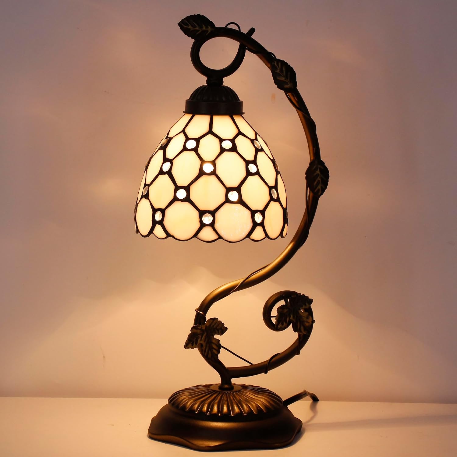 Tiffany Stained Glass Reading Desk lamp Cream Pearl Accent Style Bedside Metal Leaf Base 6X8X17 inch Bedroom Home Office Decoration