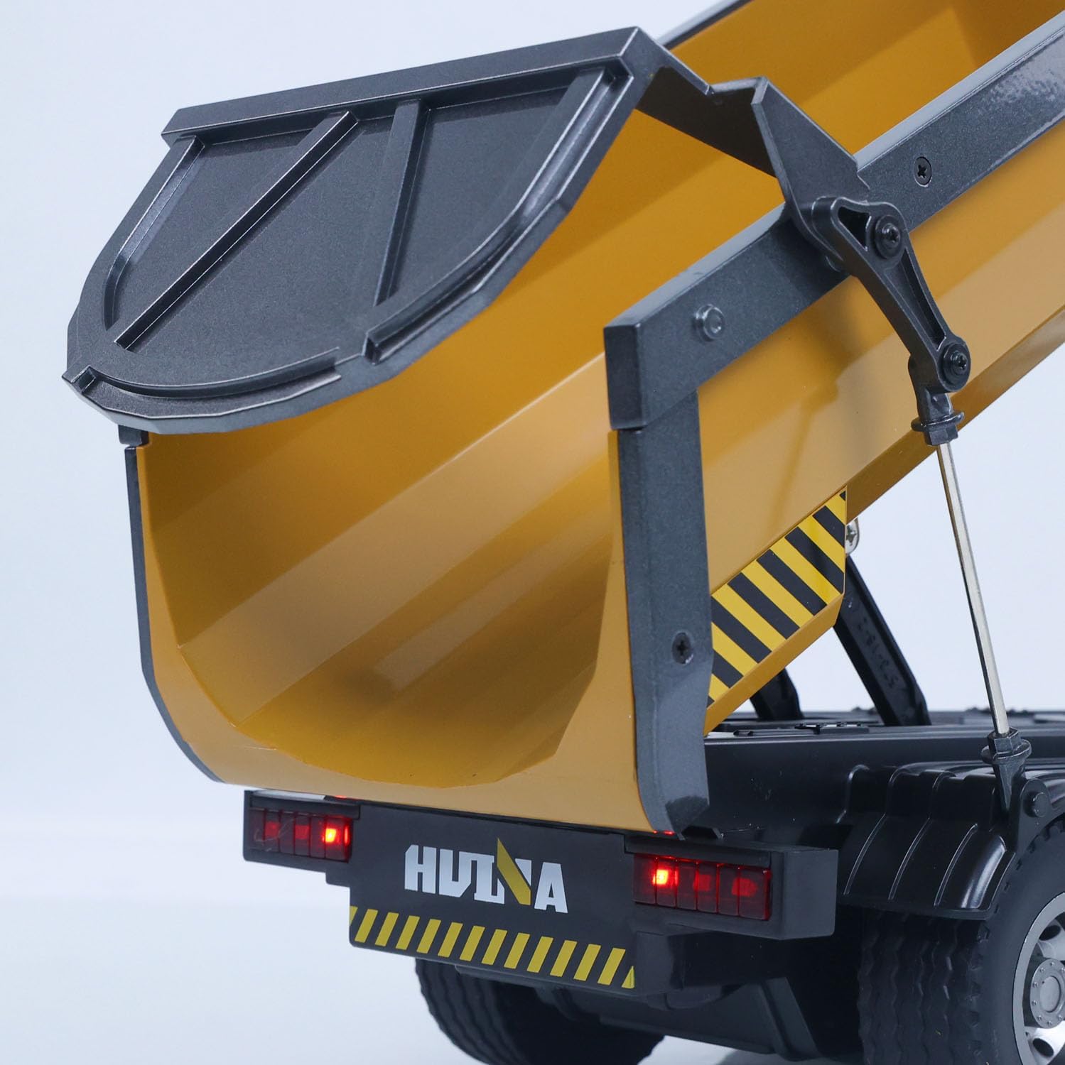 HUINA 1/14 Electric RC Dump Truck 573 Remote Control Tipper Model Vehicle Flowing Water Light Sound Effect 2.4G Radio Battery Hobby Garde Truck Model for Ages 14+