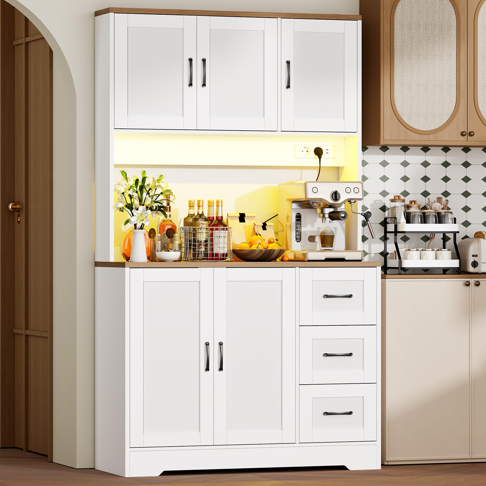 BEWISHOME Credenza Cucina Soggiorno, Alta con Illuminazione a LED, Mobile Dispensa Cucina con 5 Ante e 3 Cassetti, Ripiani Regolabili, con 2 Prese Elettriche e 2 Porte USB, Bianco,100x40x180 cm