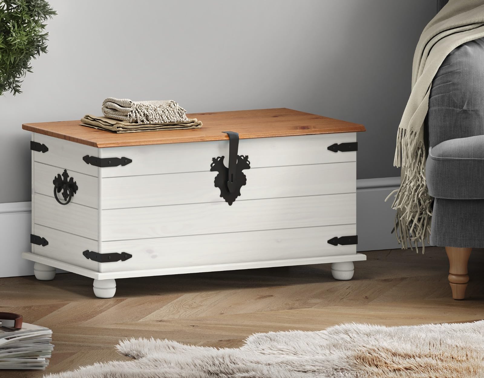 Mercers Furniture White Corona Solid Wood Pine Painted Wax Blanket Box Toy Ottoman Storage Chest Trunk Shabby Chic Mexican Style 46Cm High 92Cm Wide 45Cm Deep