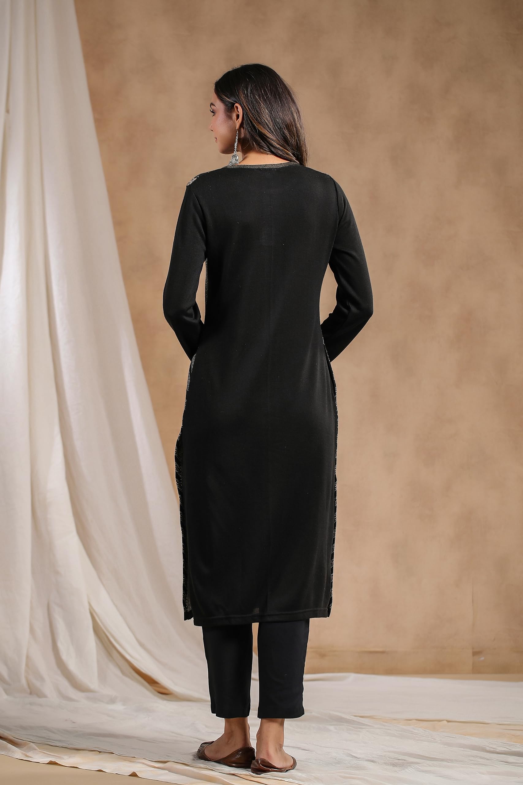 Ishin Women's Black Jacquard Style Ethnic Motifs Straight Winterwear Kurta