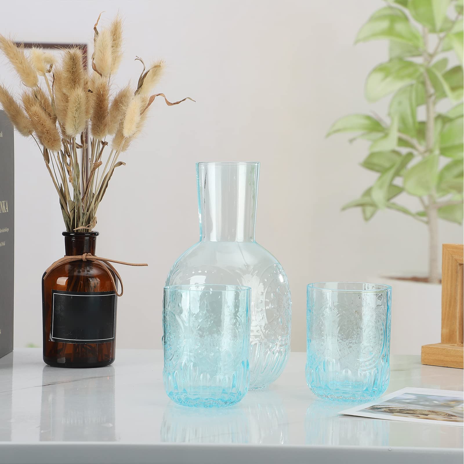 Sempoda Ensemble carafe à eau de chevet et verre, bouteille en verre vintage de 887 ml avec 2 tasses, bouteille d'eau froide en verre épais avec base stable, ensemble de carafes transparentes pour