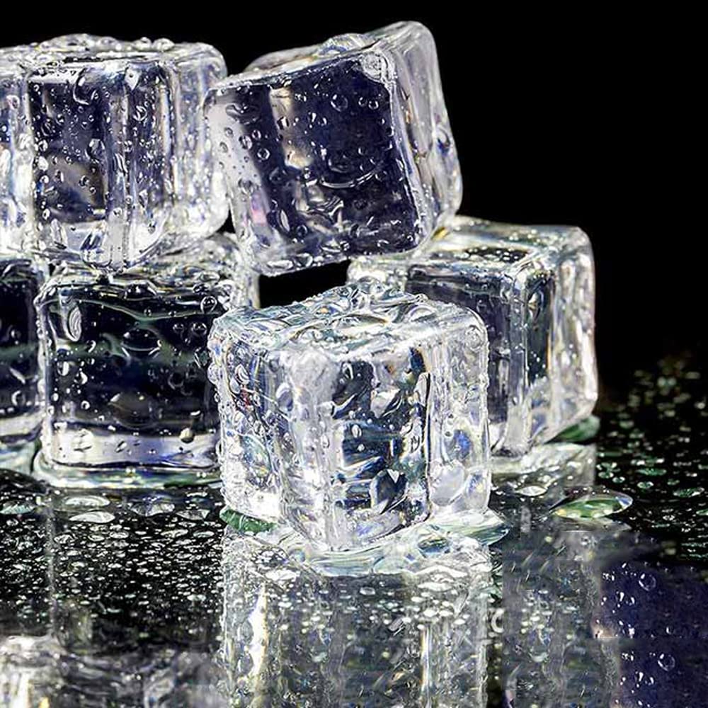 100Pcs Cubetti Riutilizzabili, 20mm Cubetti Ghiaccio Artificiale Cubetti di Ghiaccio Finti in Acrilico Trasparente per Puntelli da Bar Contro Decorazione Fotografia Bevande