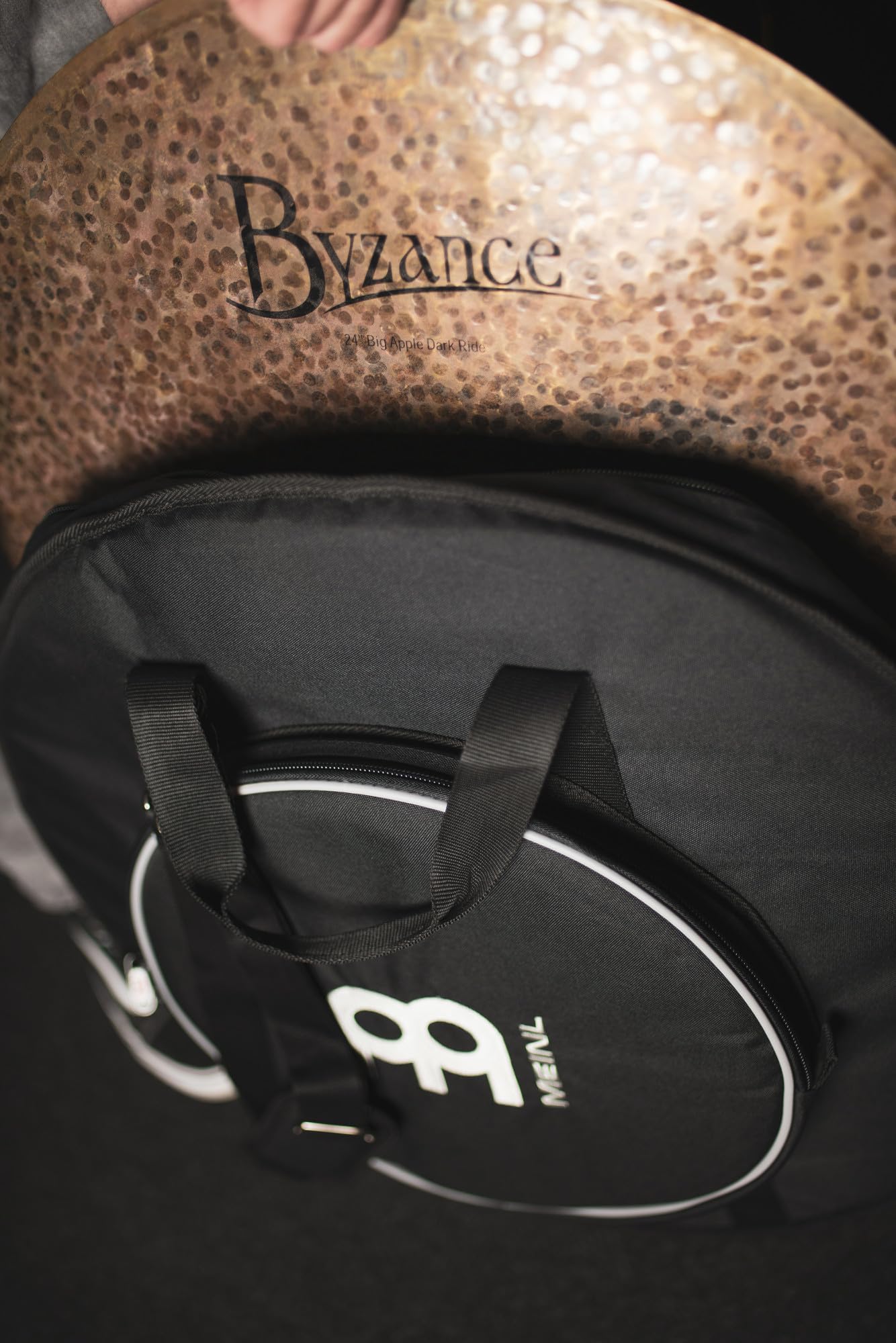 Meinl Cymbals 24 pollici Borsa Piatti Pro con Compartimento Hi-Hat, (60,96cm) per Batteria – Tessuto Resistente, Tracolle, Resistente Maniglia di Trasporto (MCB24)