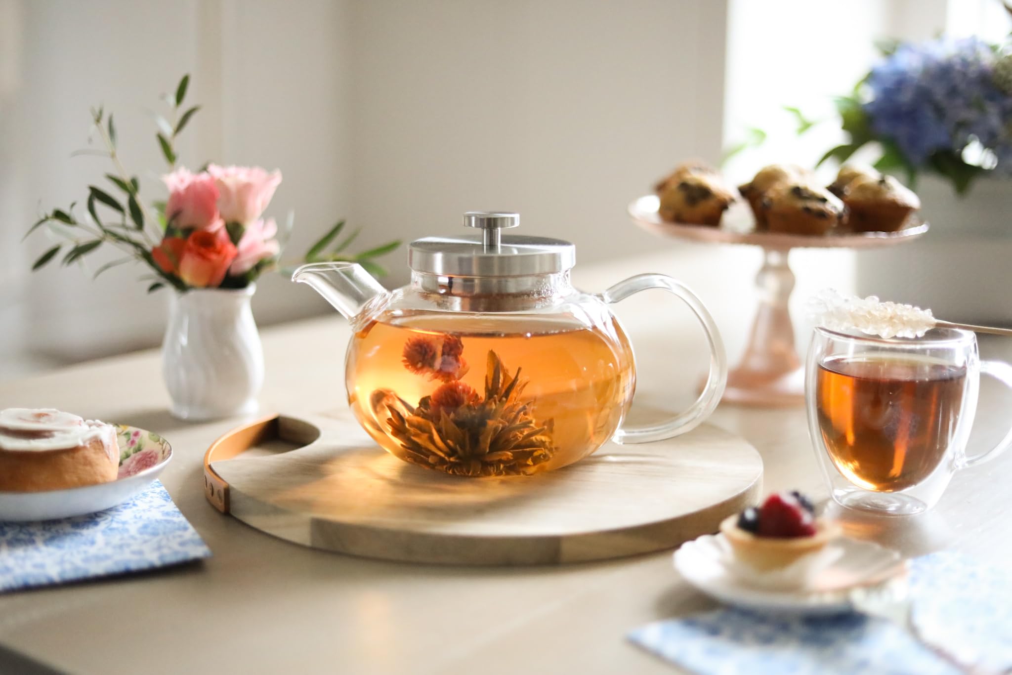 Teabloom Connoisseur Glas-Teekanne mit Edelstahl-Teesieb für losen Tee – Fassungsvermögen für 4 Tassen, Herdplattensicheres, langlebiges Borosilikatglas, perfekt für heißen und Eistee