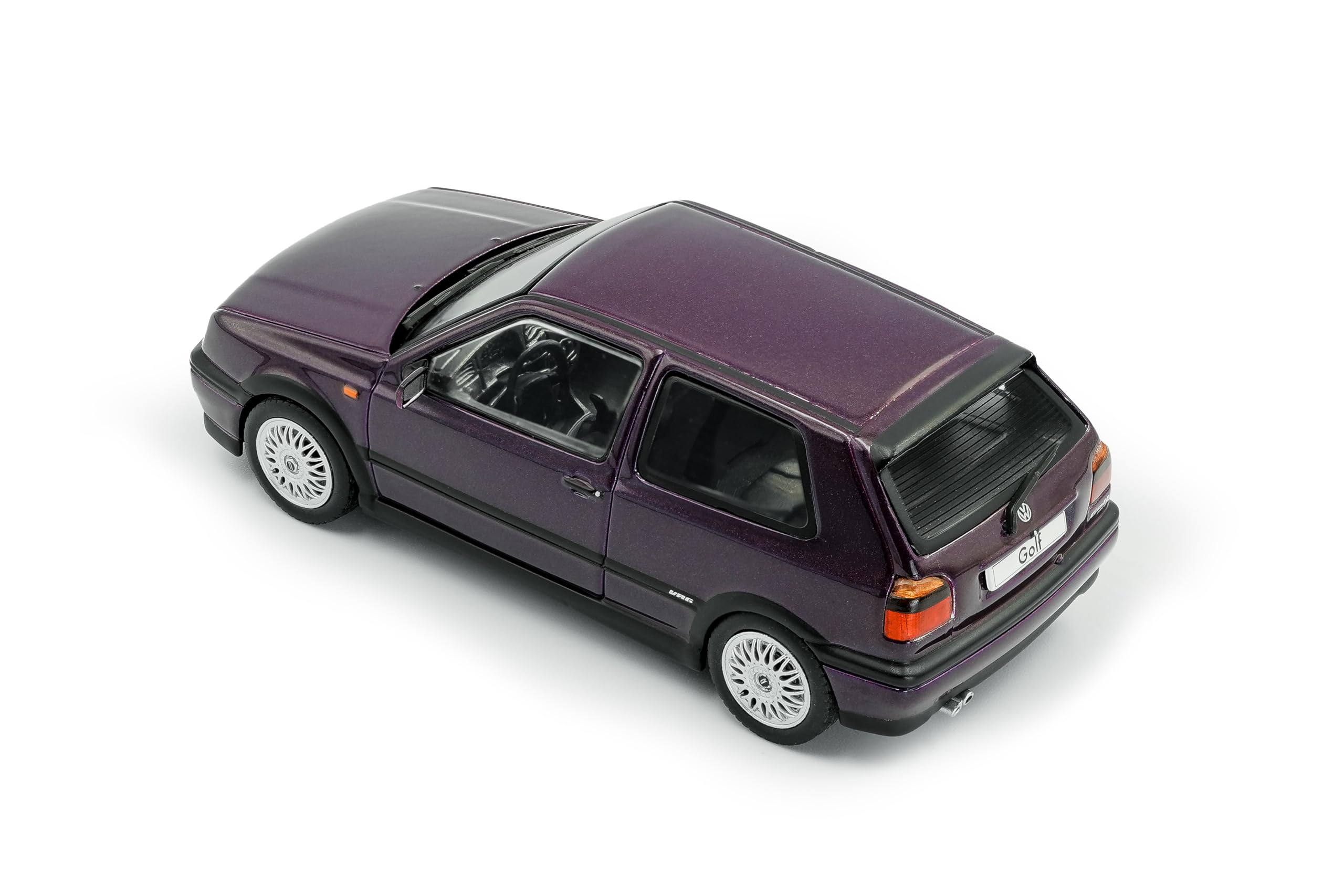 Solido Volkswagen Golf MKIII VR6 (1994) – Sombrero Caliente Compacto con Aspecto de Seis Cilindros, líneas claras, Modelo Diecast Morado 1:43