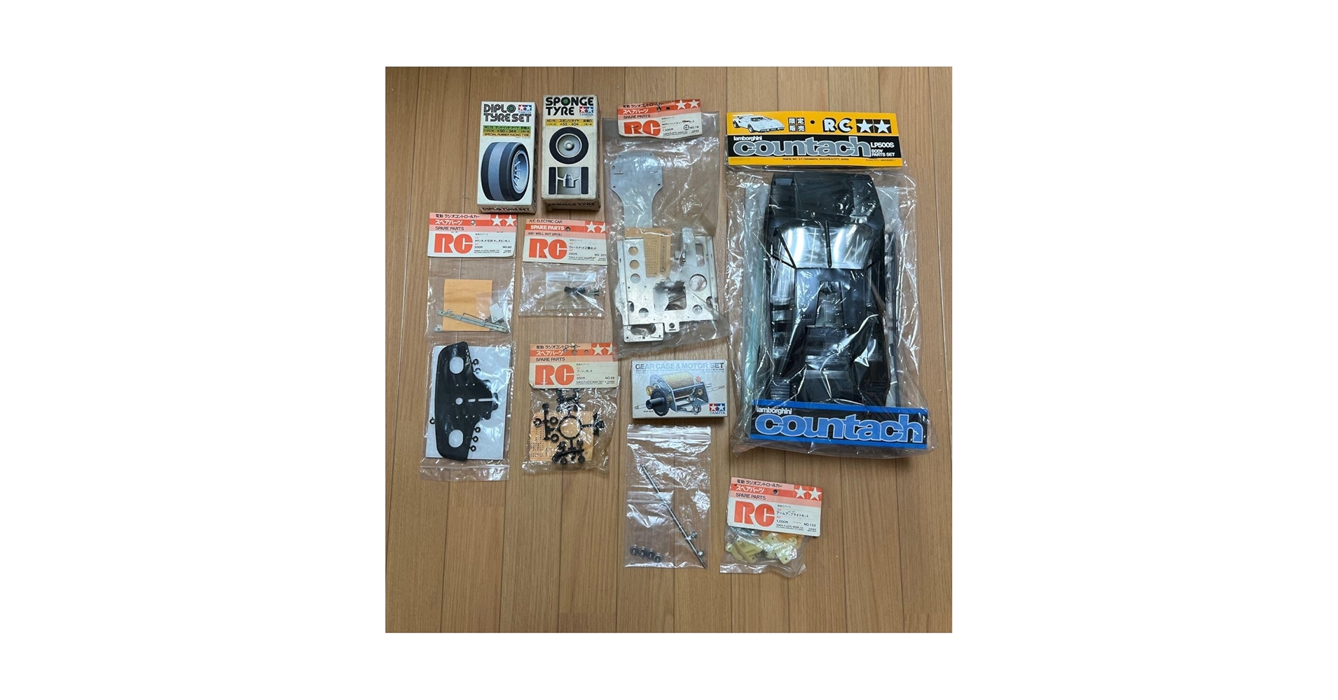 タミヤ　ブラックカウンタック LP500S 1/12 ラジコンカーキット タミヤ ブラックカウンタック LP500S 1/12 ラジコンカーキット