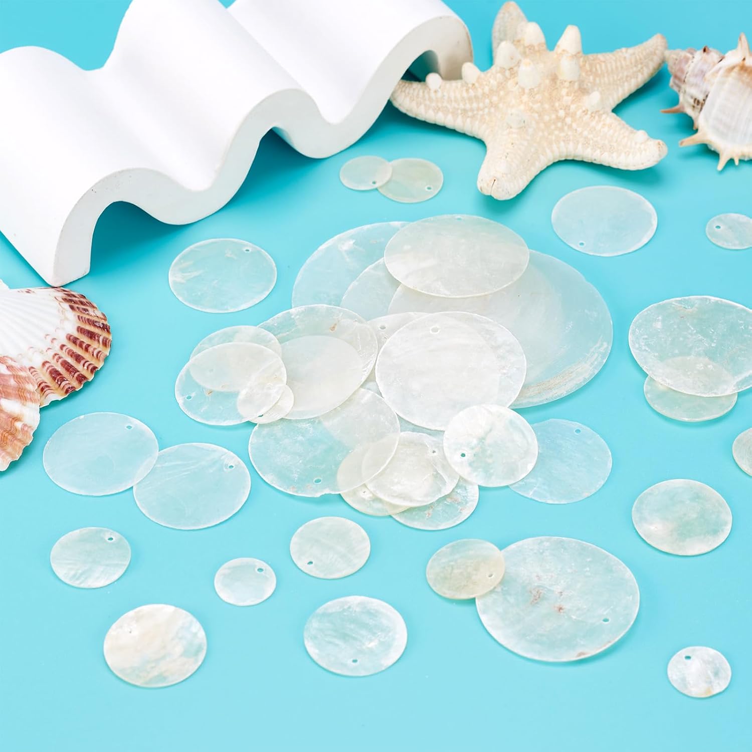 Beadthoven 150pcs Natural Capiz Shell Beads All 7 Sizes White Seashells Pieces with Hole for Crafting Flat Round Oyster Shell Disc Sea Shells for Wind Chime Boho Decor Earrings Jewelry Making DIY