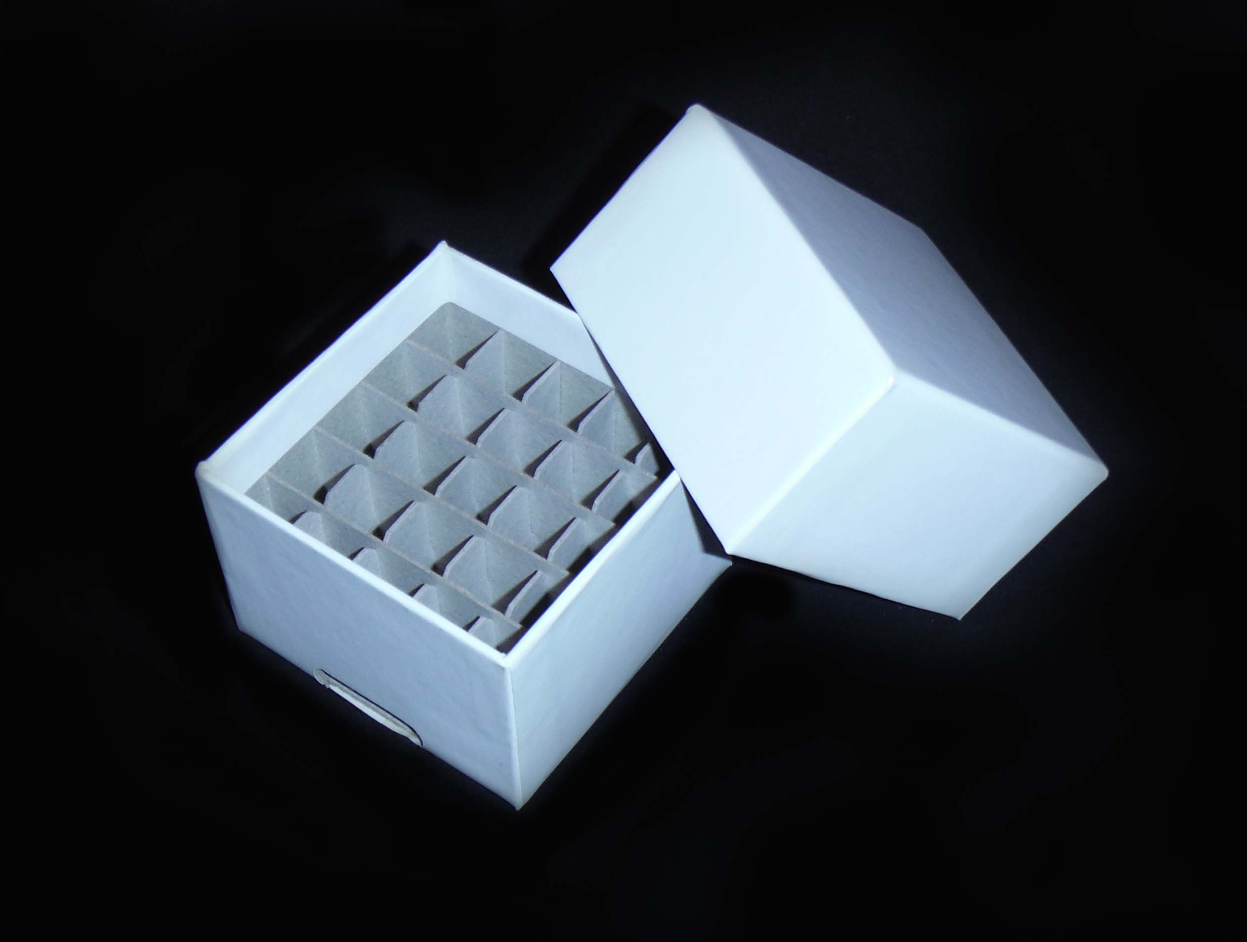 DURA RACK XPRESS MB2C-25 Mini 2" high Cardboard Box with 25-Cell Divider.