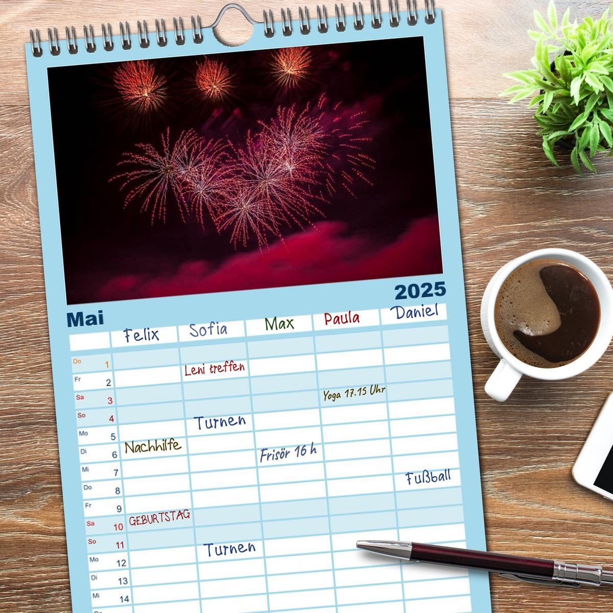 Familienplaner 2025 - Das Feuerwerk mit 5 Spalten (Wandkalender, 21 cm x 45 cm), CALVENDO: Lichtmalerei (CALVENDO Spass)