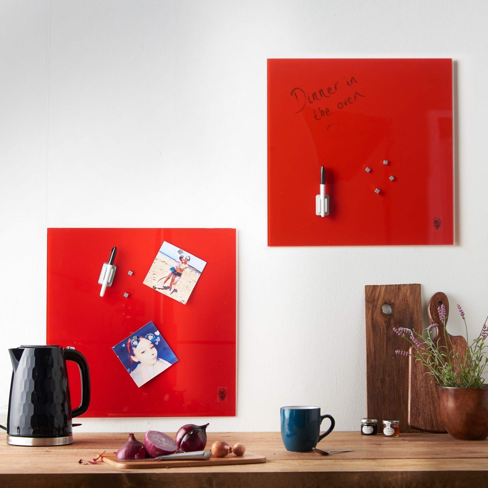 CARME Tableau mémo mural en verre rouge avec aimants stylo gomme pour photos, invitations, rappels, notes de cuisine