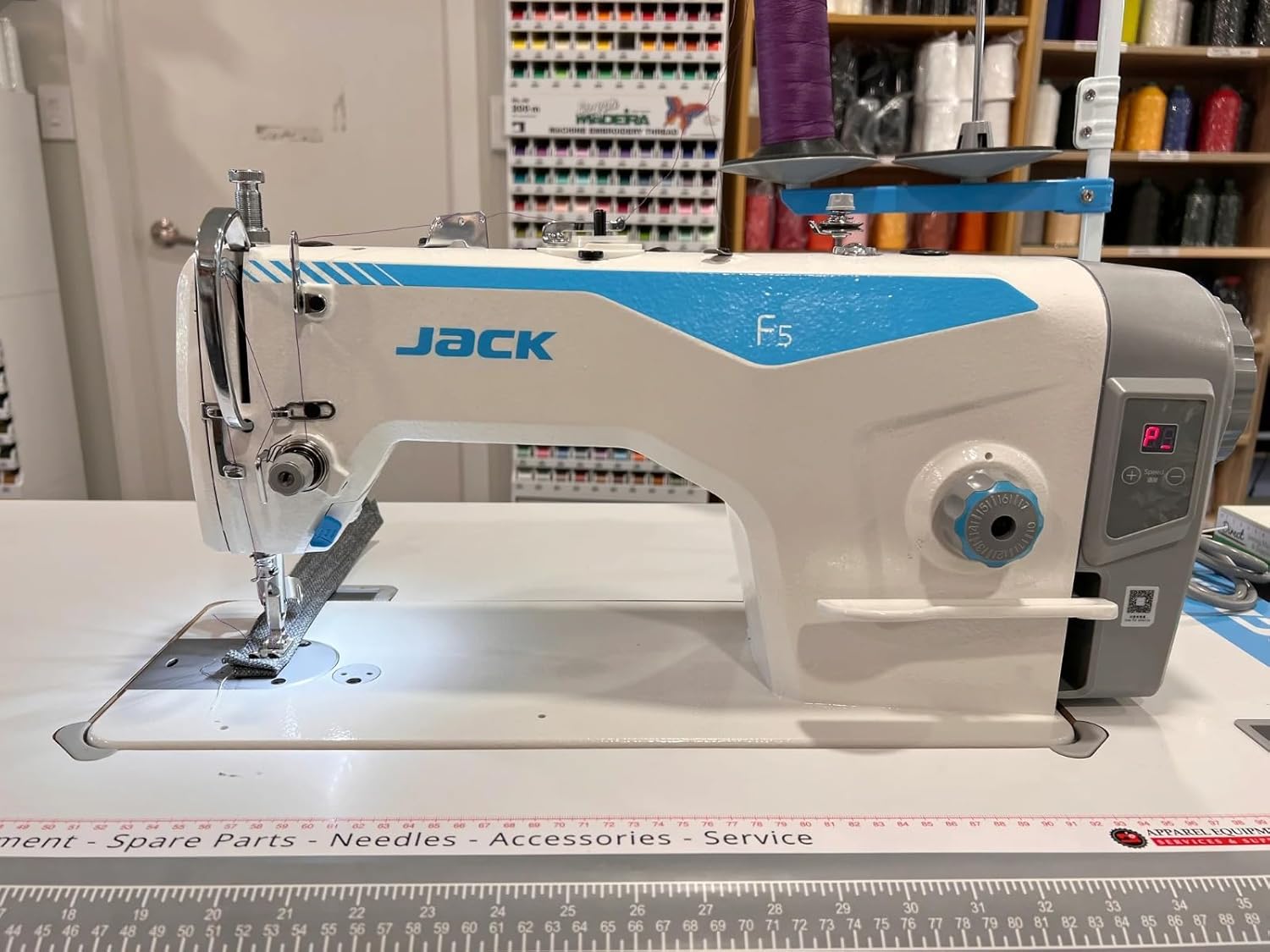 Costura Reta Industrial Direct Drive JACK F4 110V Costura Reta Industrial Direct Drive JACK F4 110V