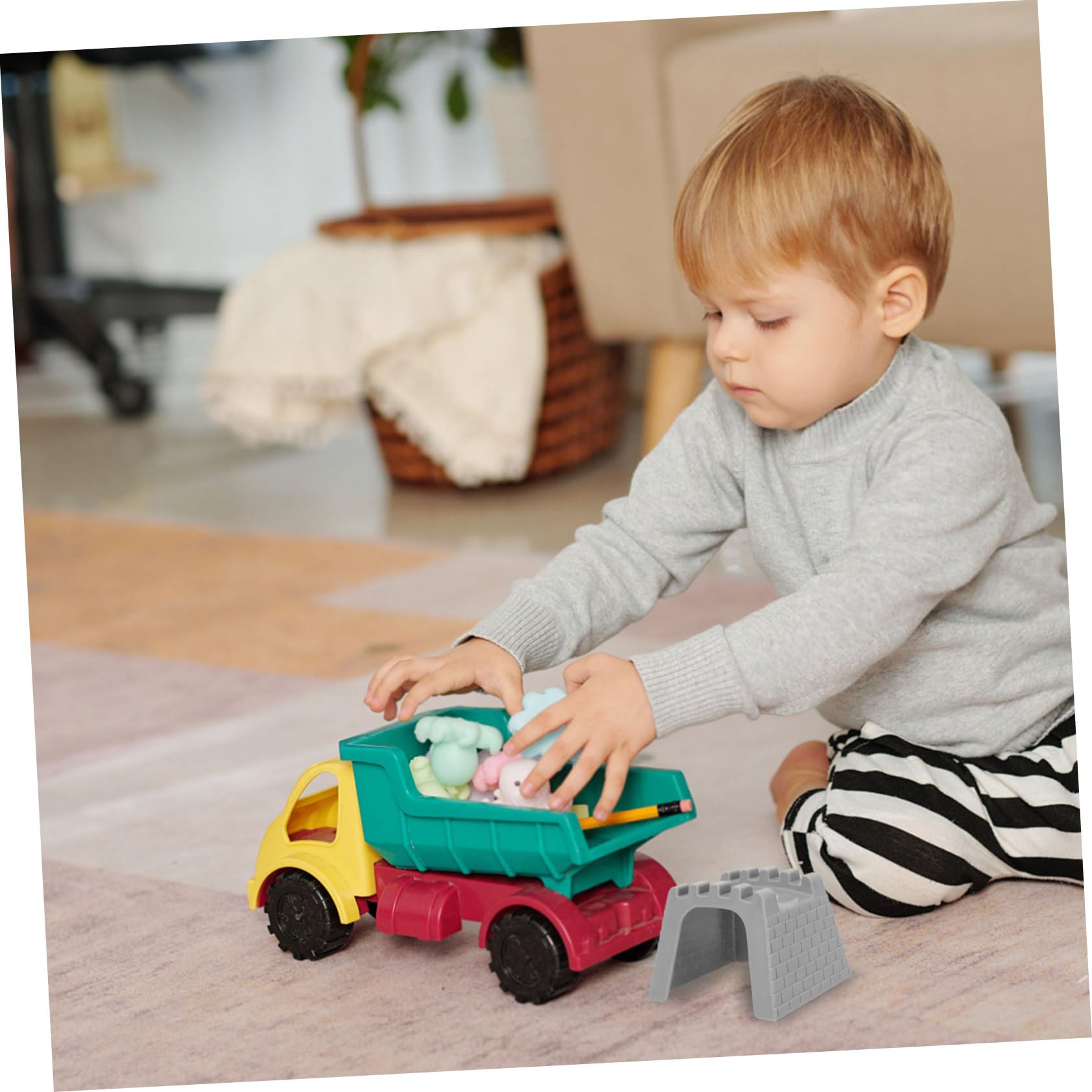 IMIKEYA Plastic Train Tunnel Boys and Girls Tunnel for Toddlers Train Accessory