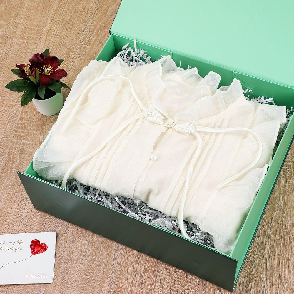 Large Gift Box 13.5x11.8x4.7 Inches, Green Gift Boxes for Presents with Magnetic Closure Lid, Luxury Gift Box Rectangle Collapsible Boxes for Gift Packaging