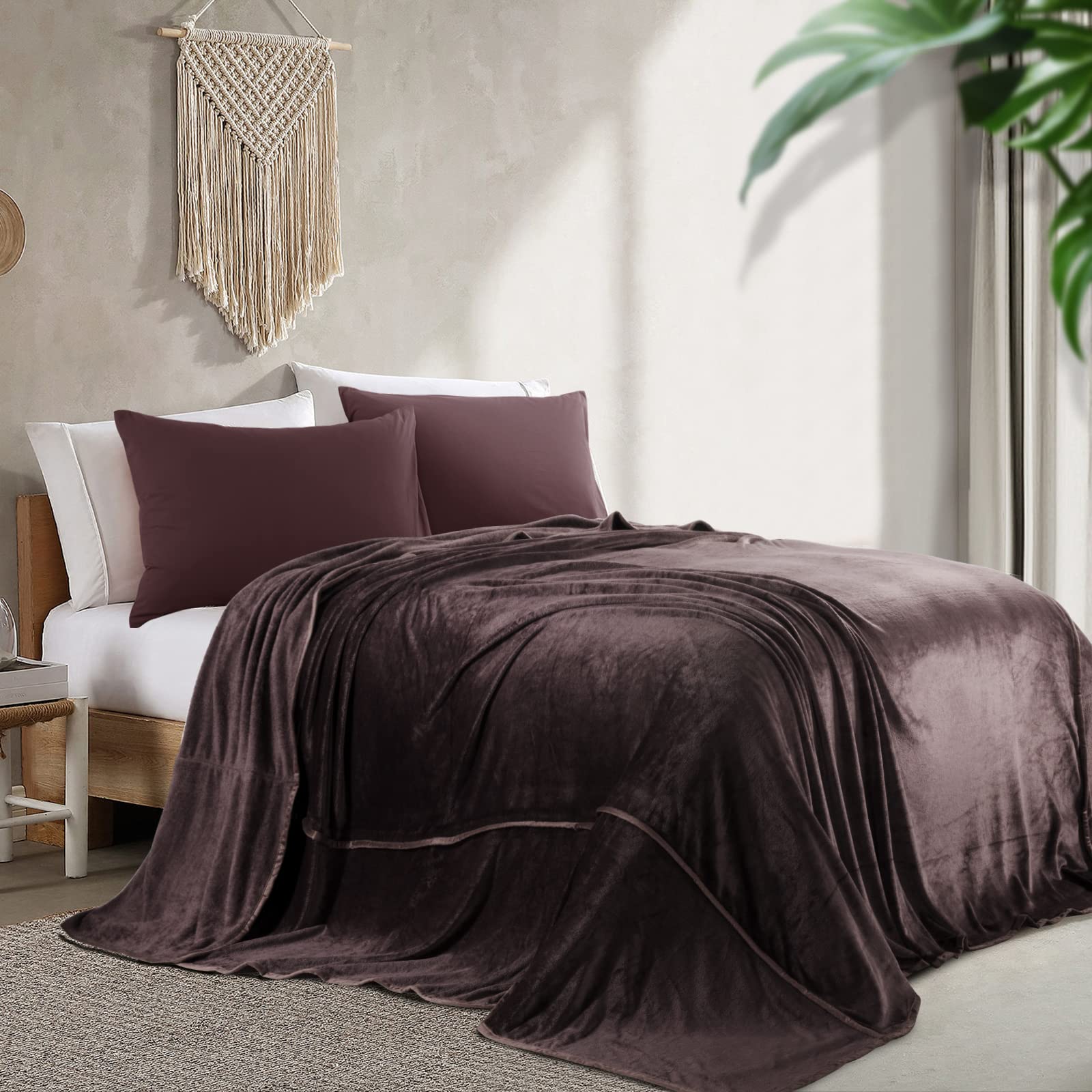 HOMBYS Extra Large 10'x 10' Flannel Throw Blanket, Big Size 120x120 Fuzzy  Lightweight Microfiber Bed Blanket for Family and Couples, Oversized Soft