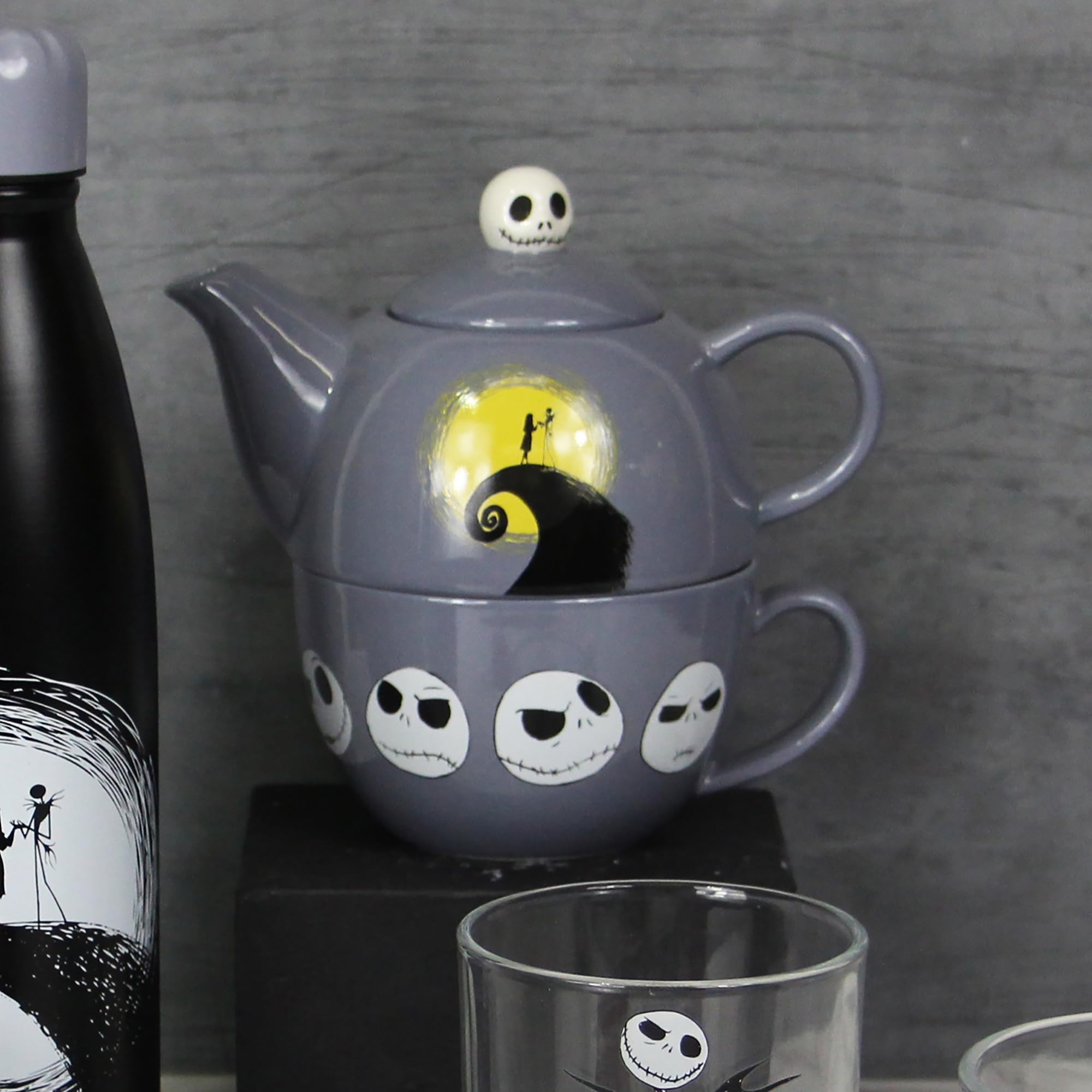 Half Moon Bay: Set Teiera e Tazza Disney The Nightmare Before Christmas | Teiera 3D personalizzata di The Nightmare Before Christmas con Tazzone incluso, Licenza ufficiale 100%, disney gadget