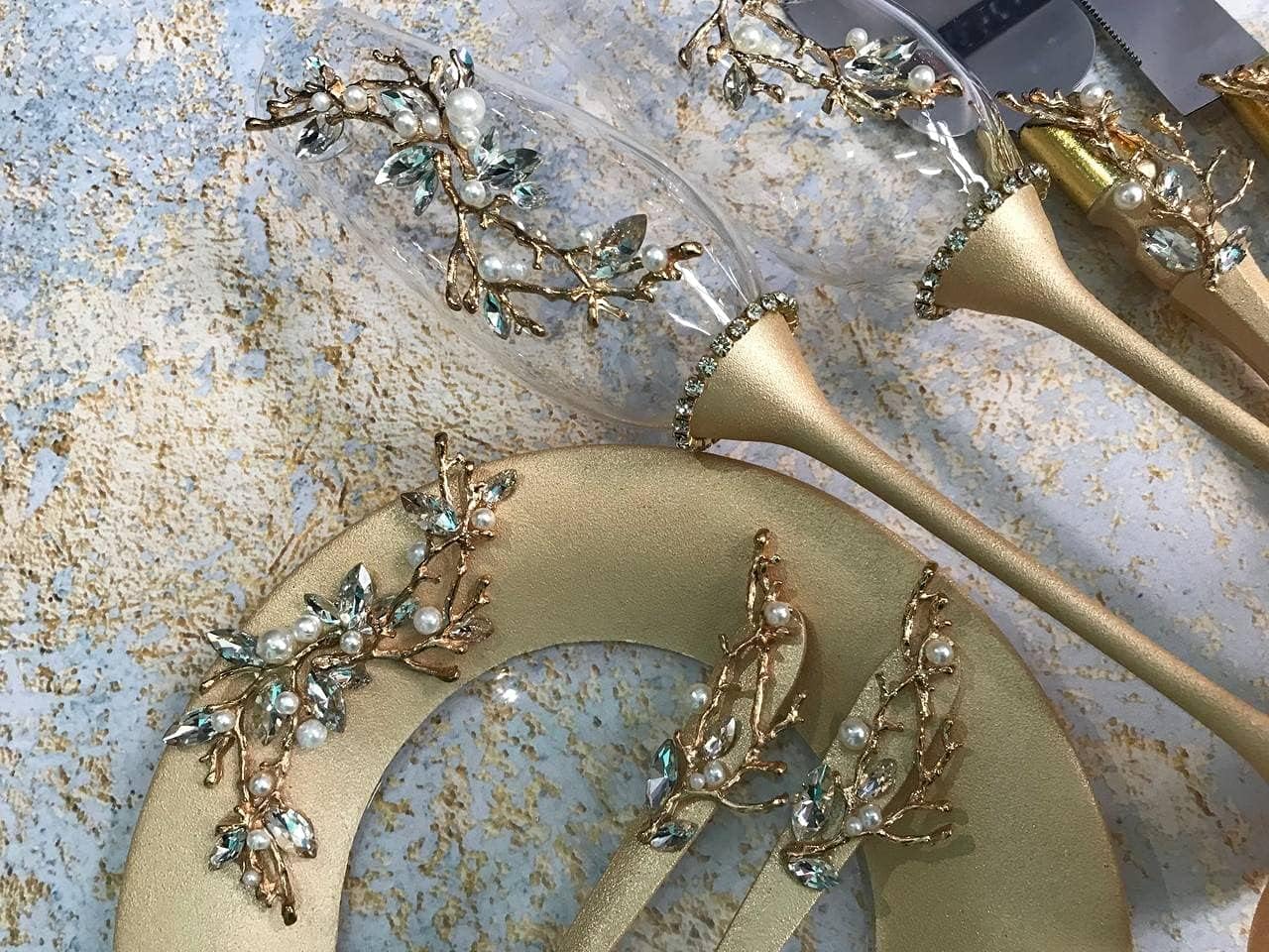 Personalized Gold Wedding Set with Branches and Pearls for Bride and Groom, Wedding Flutes and Cake Server Sets, Wedding Cake Plate and Fork Set (Cake Knife & Server)