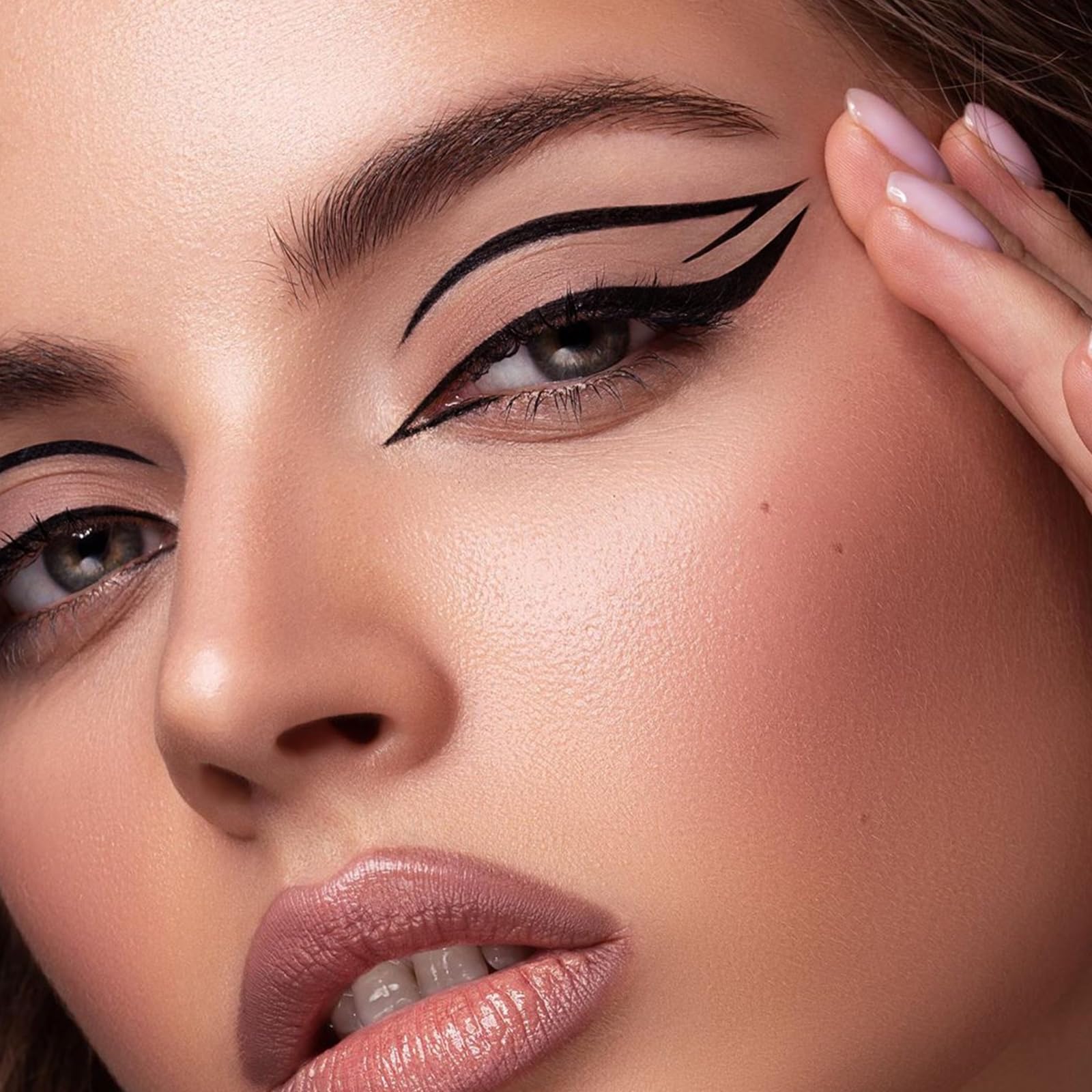 Apooliy Waterproof Black Eyeliner,Liquid Eye Liner For Precise Definition,Long Lasting Eyeliner Pen,High Pigmented