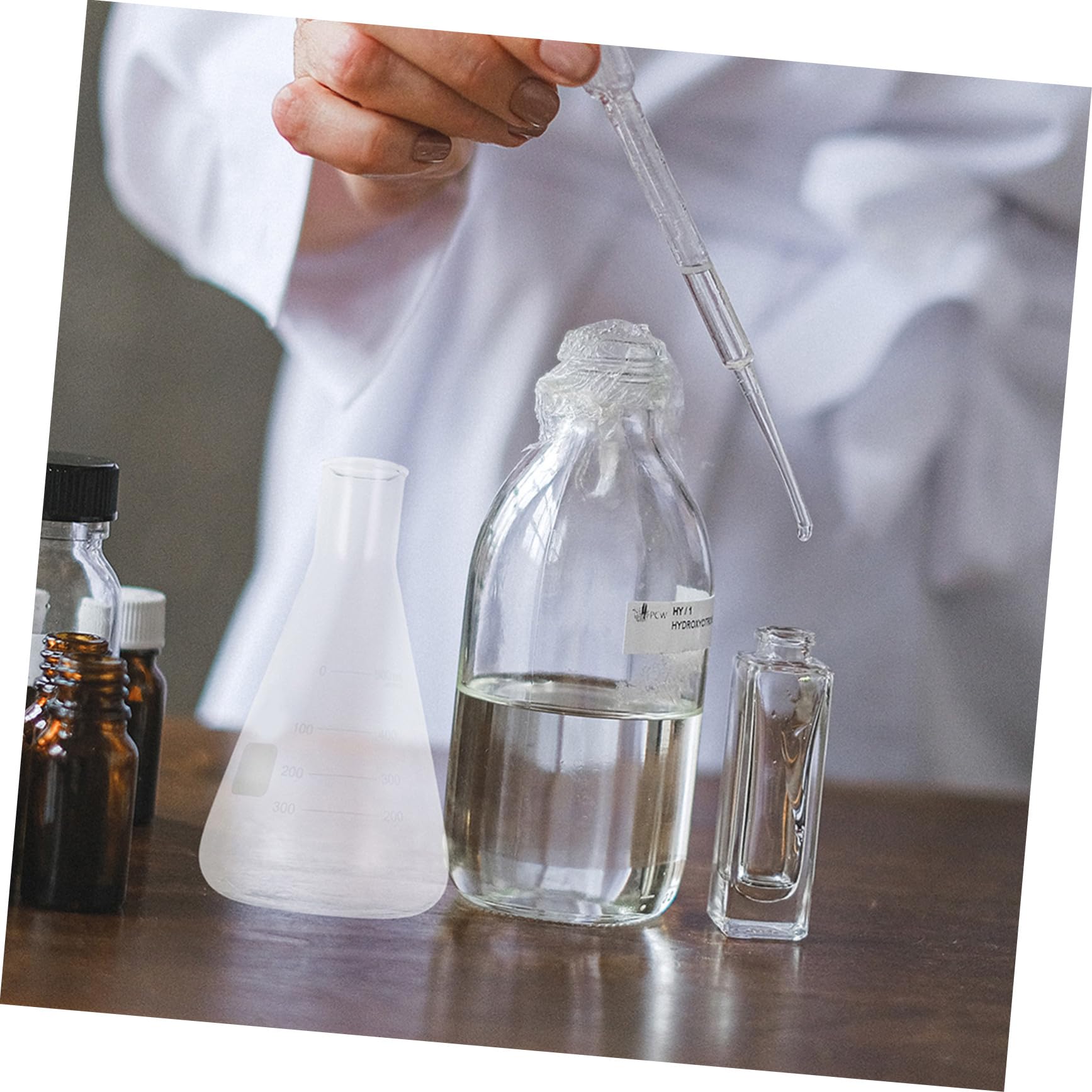 Paquete de 4 Matraces Erlenmeyer de Vidrio Borosilicato Cónico y Triangular, sin Olor Rebabas, Ideales para Experimentos Escolares de Química