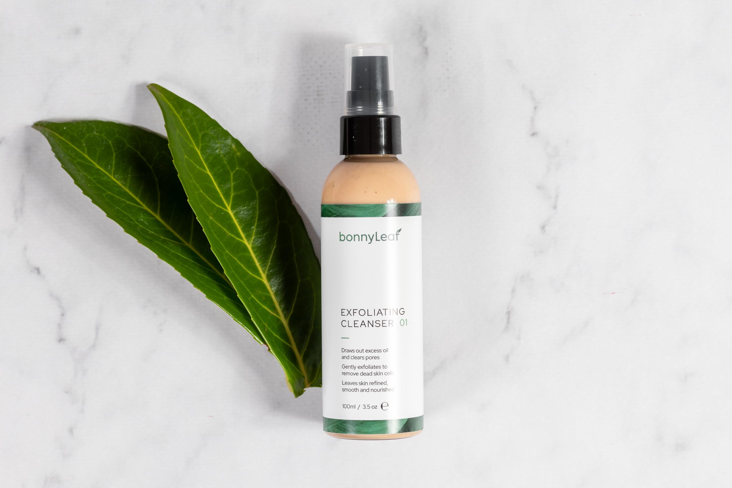 EXFOLIATING CLEANSER 01, Day/Night deep hydrating cleanser, Squalane and Vitamin E for Acne-prone skin - Image 3