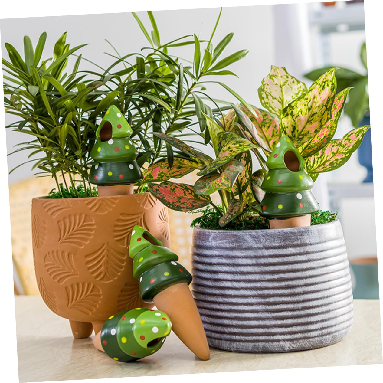 Yardwe 2 Ensembles Pointe D'arrosage Automatique Globes D'arrosage Usine Arrosoir Plantes D'intérieur Boules D'arrosage pour Plantes D'intérieur Système Green Argile Rouge 4 Pièces * 2