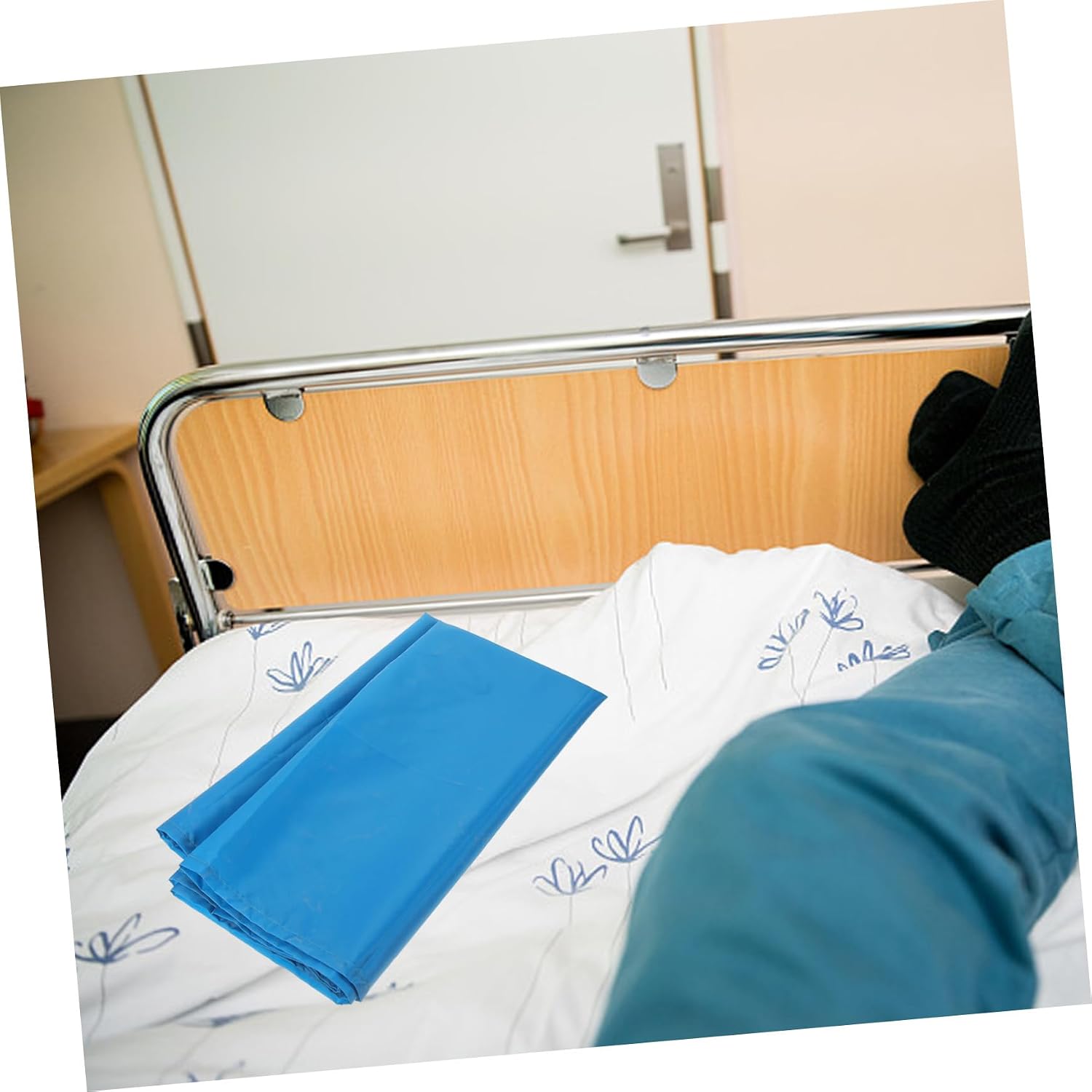 Reusable Lifting Sheet for Elderly Moving Pad for Disabled Individuals Smooth Sliding Cushion for Repositioning and Stylish Design
