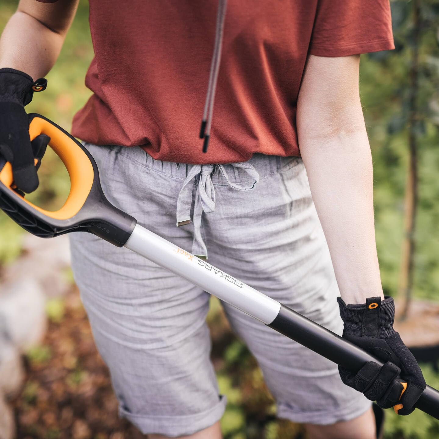 Fiskars Szpadel ogrodniczy do miękkich, mało kamienistych gleb, okrągły, długość: 120 cm, wzmocnione ostrze ze stali borowej, czarny/pomarańczowy, Xact, 1066730