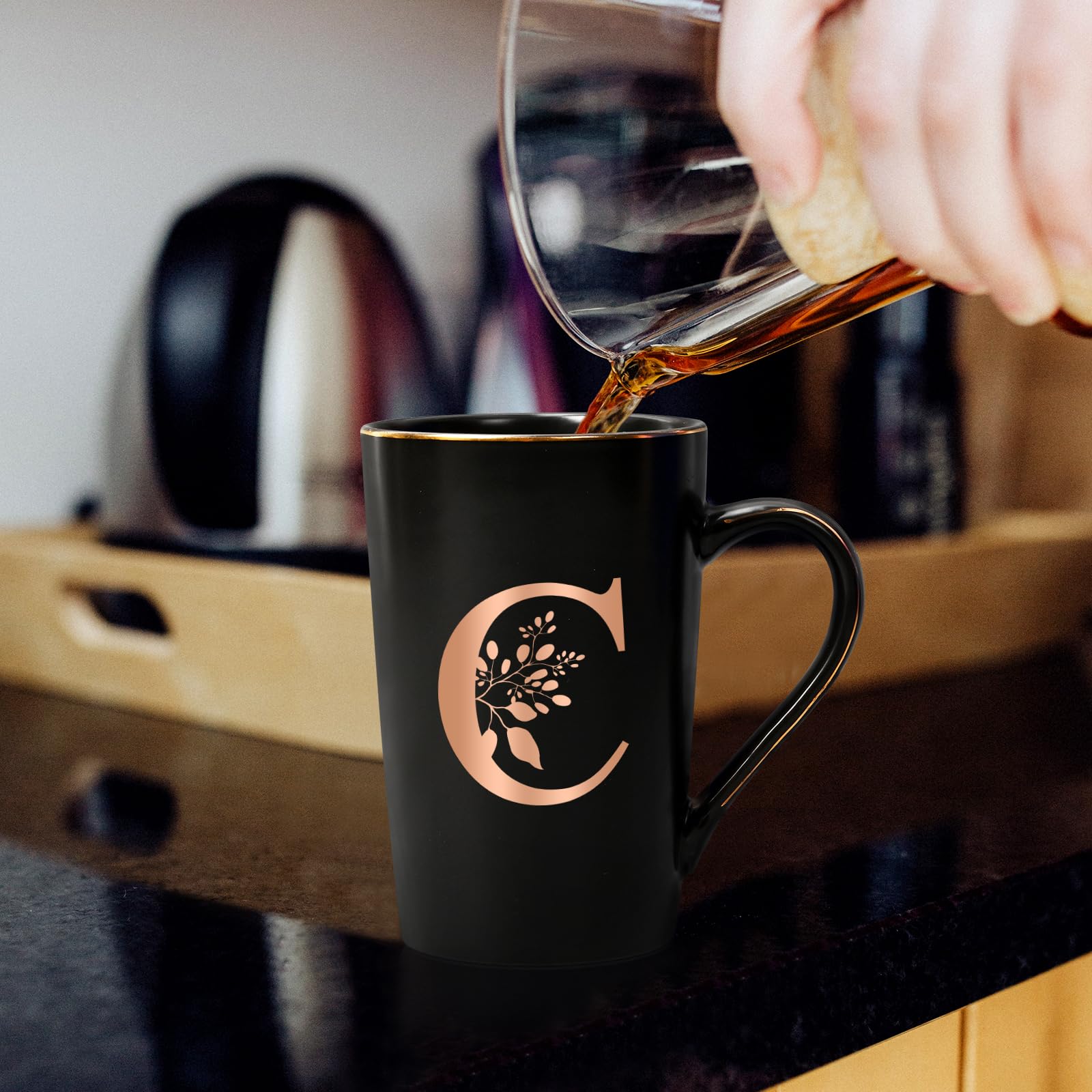 Tarklanda Taza Inicial Personalizada Taza Con Letra Y Flores Taza De Cerámica 350ML Tazas Inicial Tazas De Café Negro Regalos Originales Para Mujeres, Colegas, Amigos En Cumpleaños (P