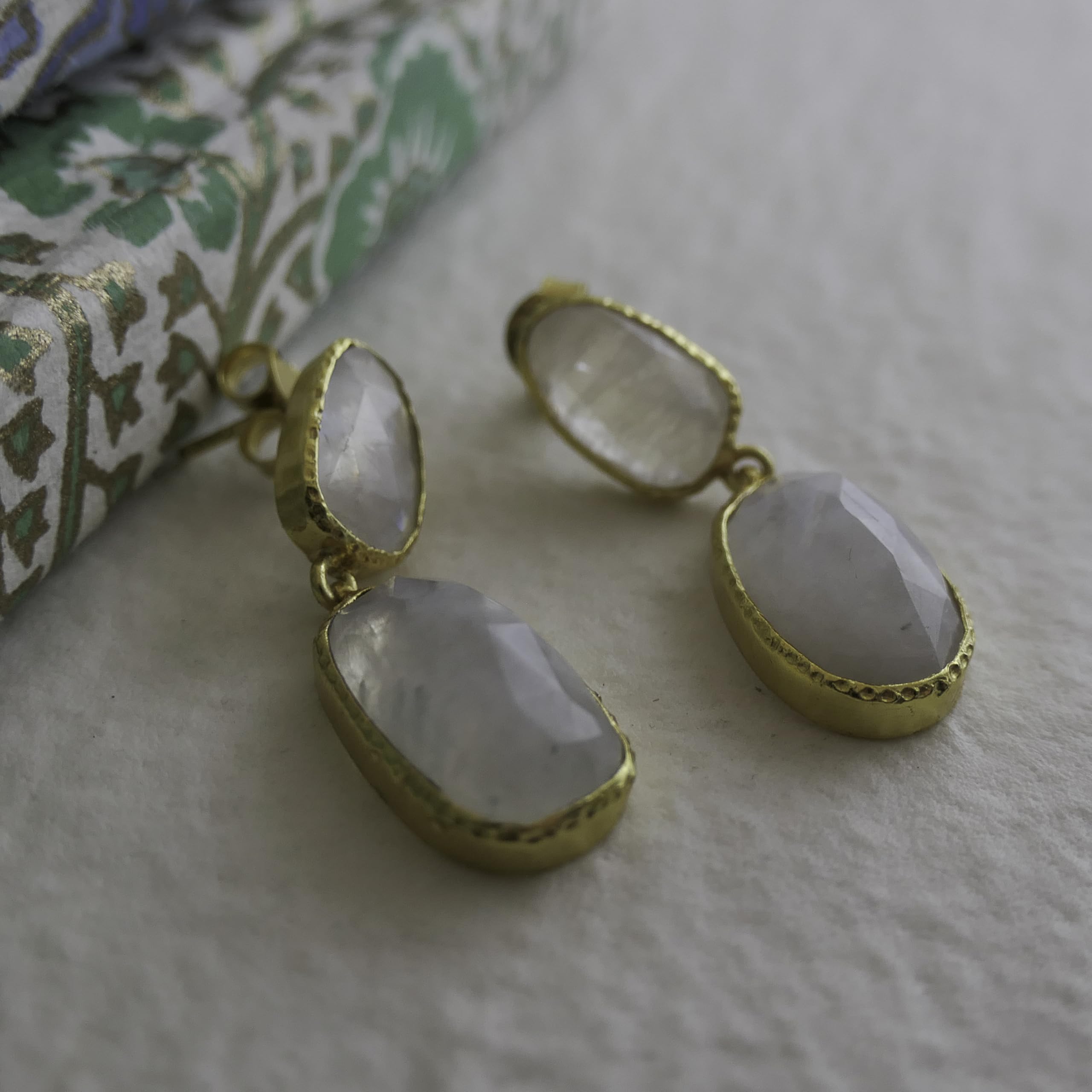 Pendientes de piedra lunar, plata de ley 925 bañada en oro | piedra preciosa natural, forma de gota