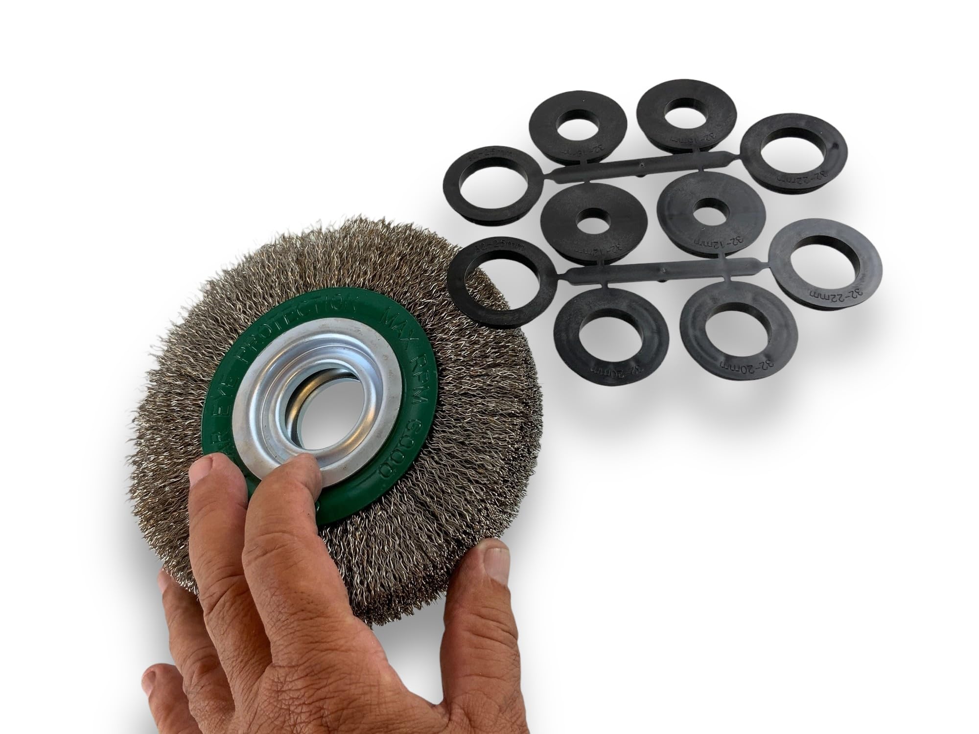 Brosse circulaire INOX | Ø 150 mm | Epaisseur 3 rangs | Fil dur 0.30 mm ondulé | Alésage 32 mm + réducteur bague 25/22/20/16/12 mm | Touret meuleuse affûteuse ponceuse | Kibros 235153IT