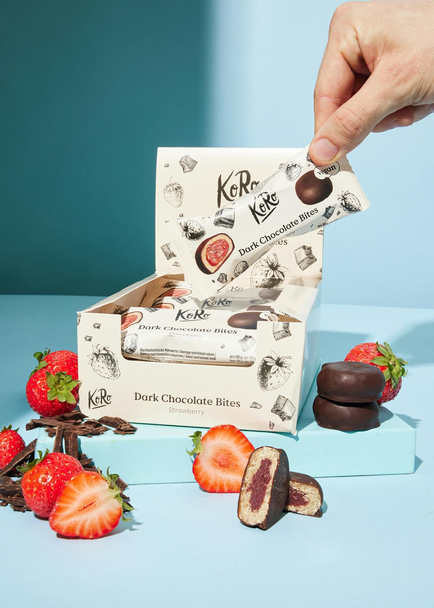 KoRo - Bouchées fraise chocolat noir bio 12 x 2 x 20 g - Avec une garniture fruitée à la fraise - Enrobé de chocolat noir - Végétalien