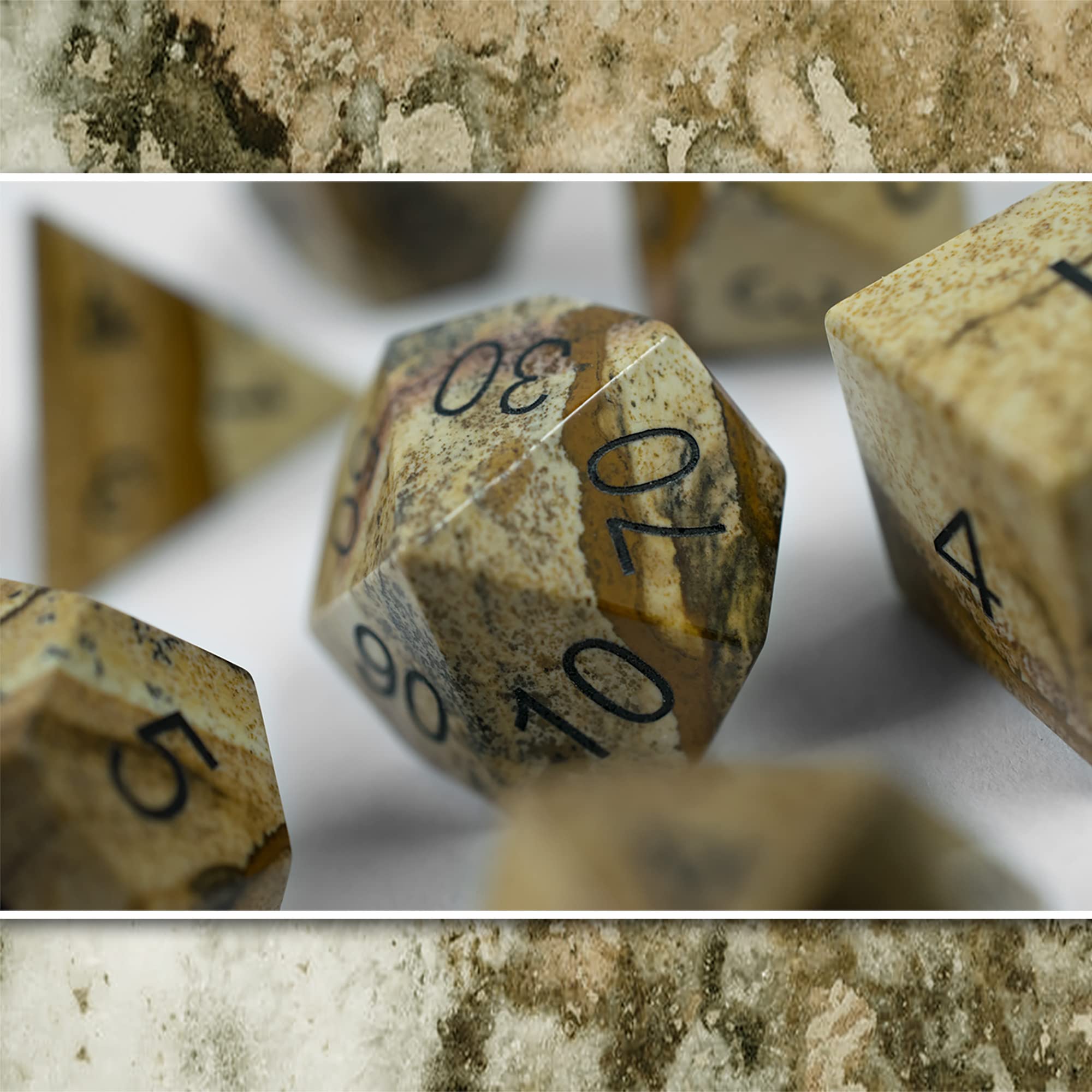 7 polyedrische Stein-Würfel - polierter Naturstein - für Tabletop und Rollenspiele inkl. Aufbewahrungsbox