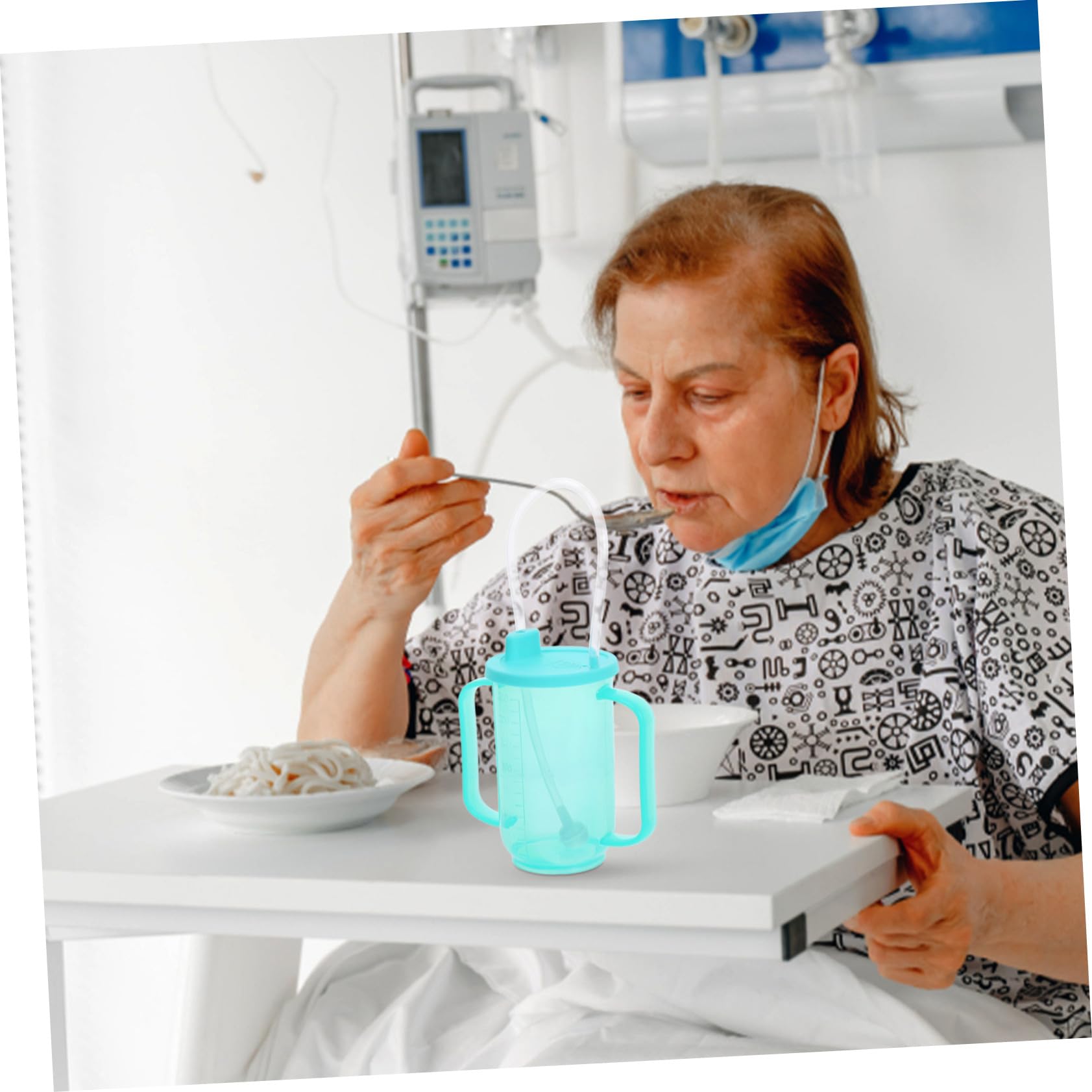 Mikikit Kubek Niekapek Odporny Na Zalanie Kubek Niekapek 350 Ml Seniorów Z Miarką Niekapek Osób Starszych Adaptacyjny Kubek Do Picia Z Uchwytami Obłożnie Chorych Pacjentów