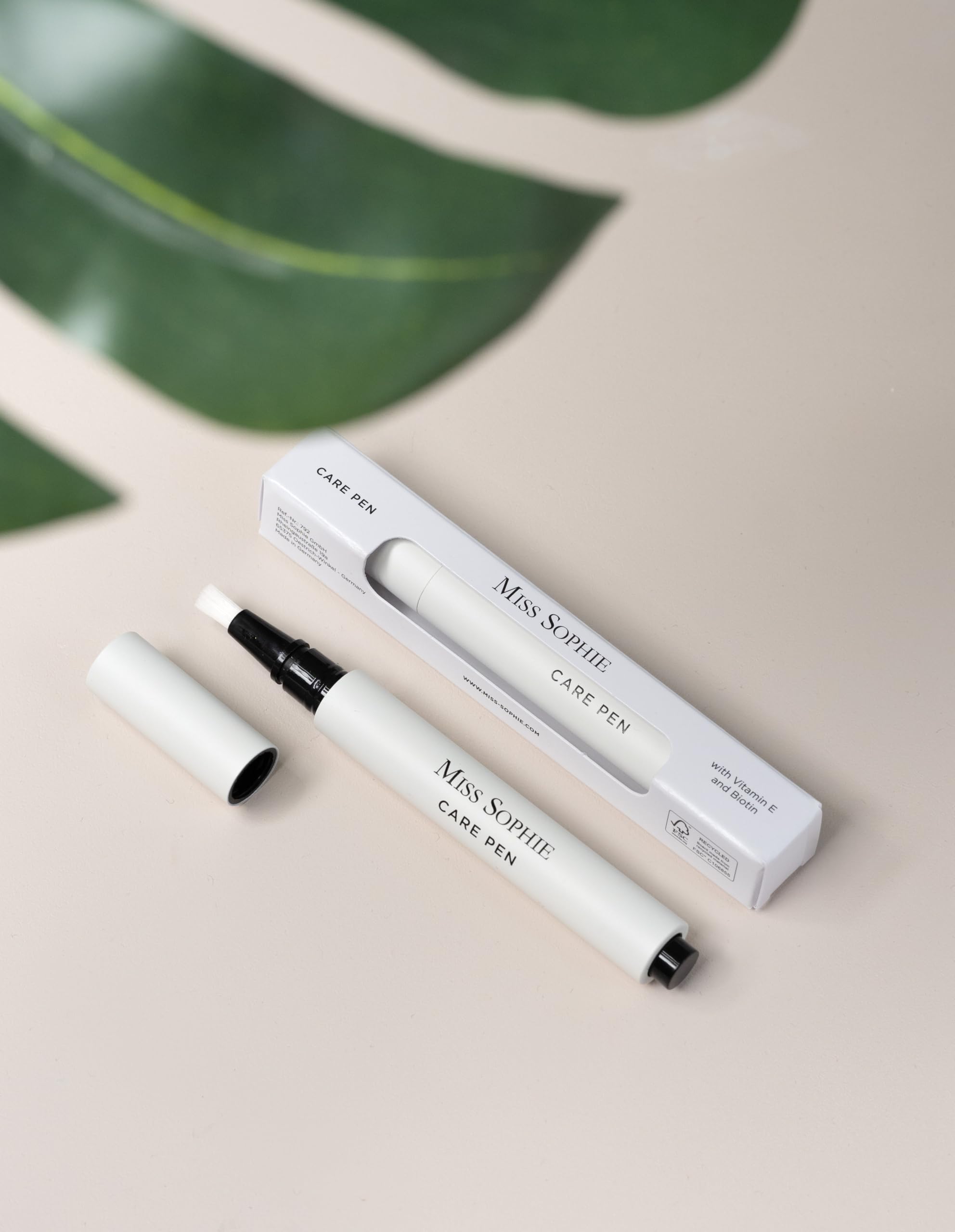 Miss Sophie Nail Care Pen, penna per la cura delle unghie e olio per unghie, 2 in 1, rimuove le pellicole in gel UV senza acetone, cura ricca di vitamine con profumo esotico di mango e cocco