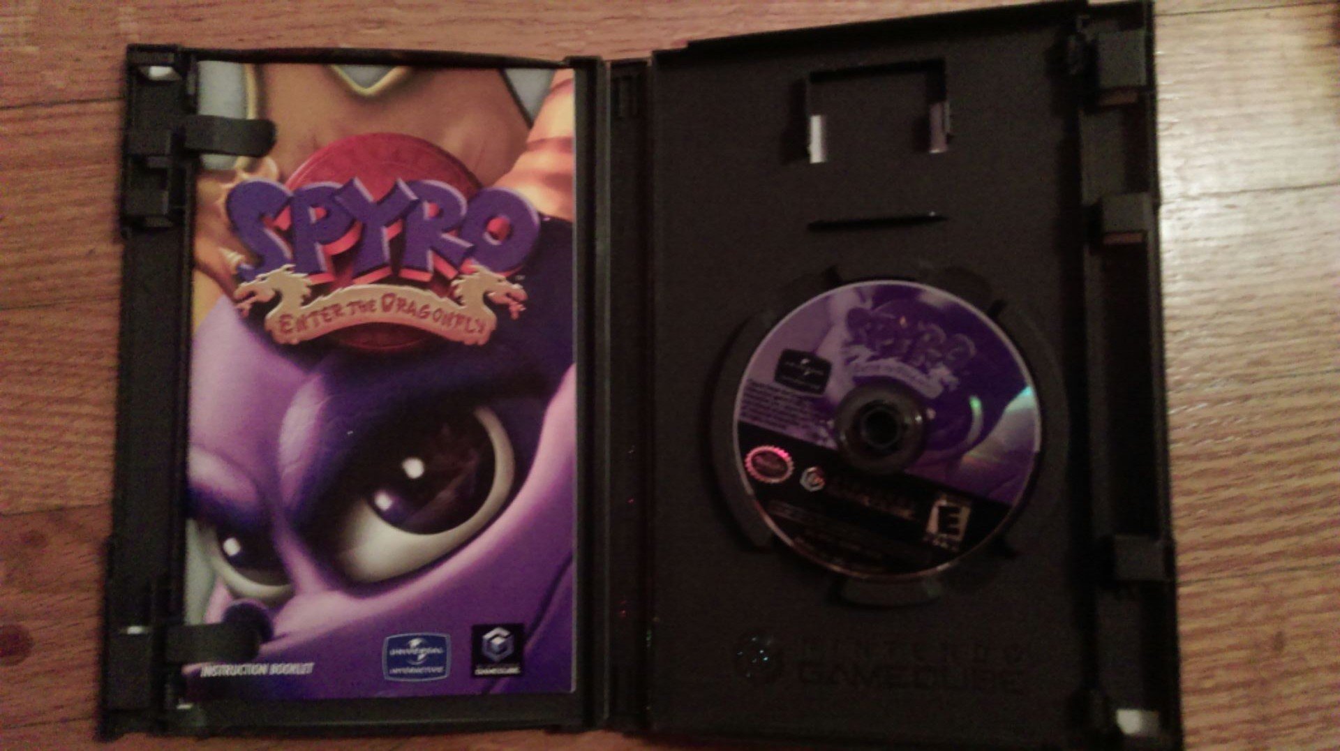 Jeu Spyro Enter The Dragonfly Sur GameCube - Version PAL FR (sans Notice) - Bon état