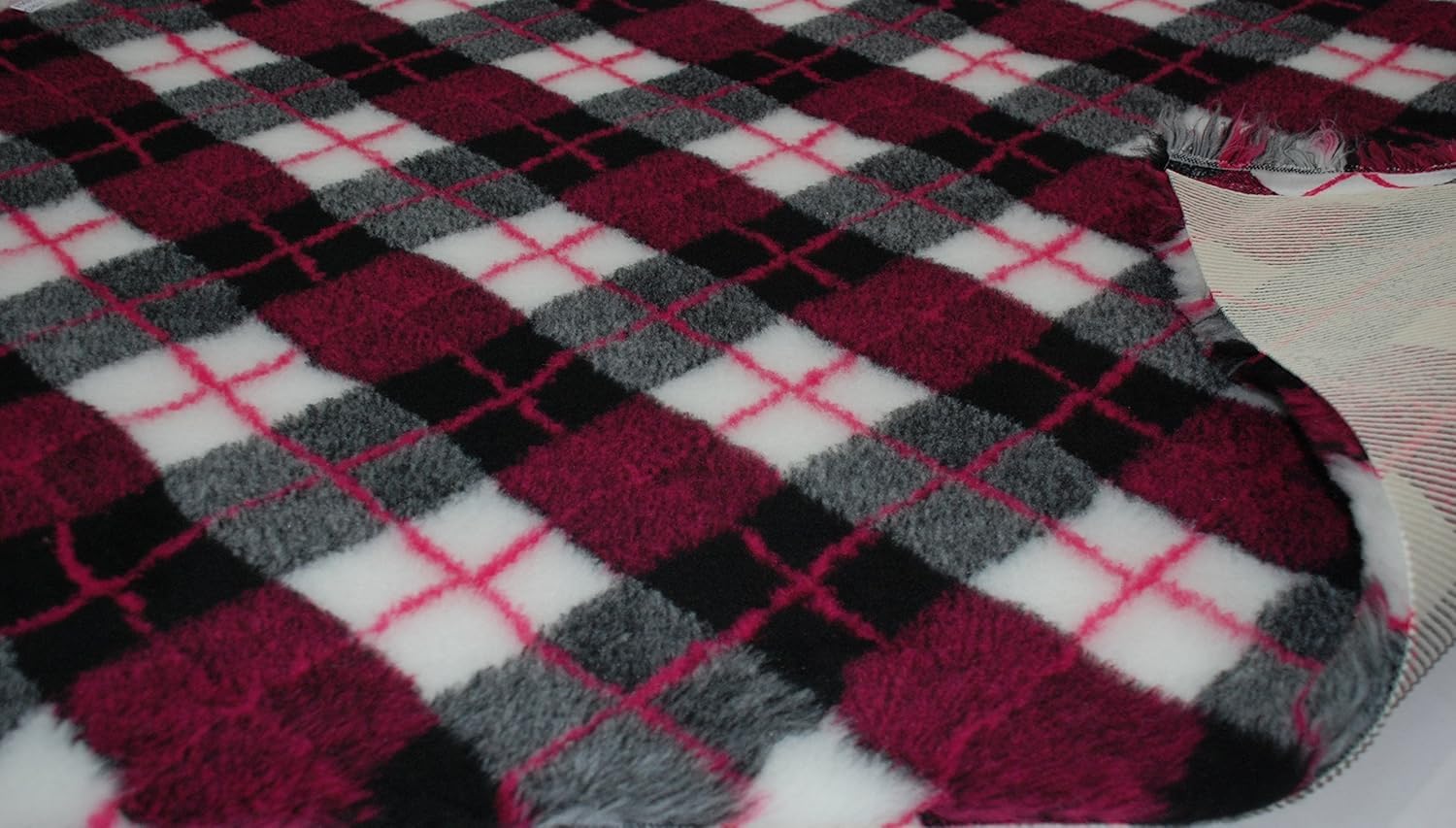 CRS Fur Fabrics Professional Non Slip Veterinary Dog Puppy Vet Bedding Diamond Check - Pink, Precut - 1Mtr-150cmx100cm