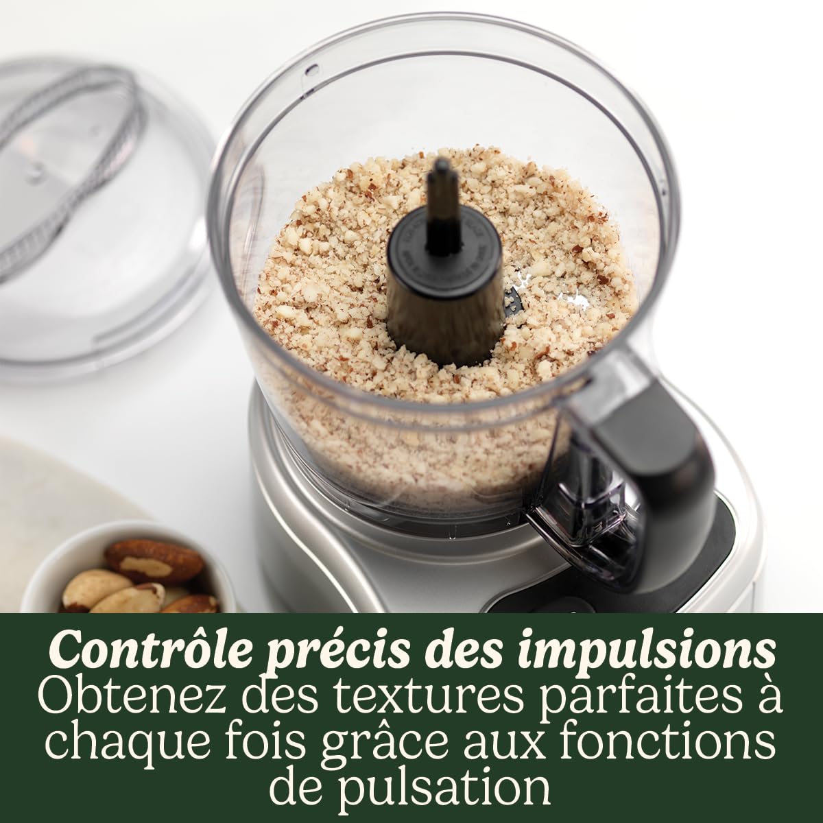 Cuisinart Mini Prep Pro : robot multifonction compact de 900 ml, idéal pour hacher, moudre, mélanger et mixer. Équipé d'une lame réversible en acier inoxydable et d'un moteur puissant. Pièces lavables